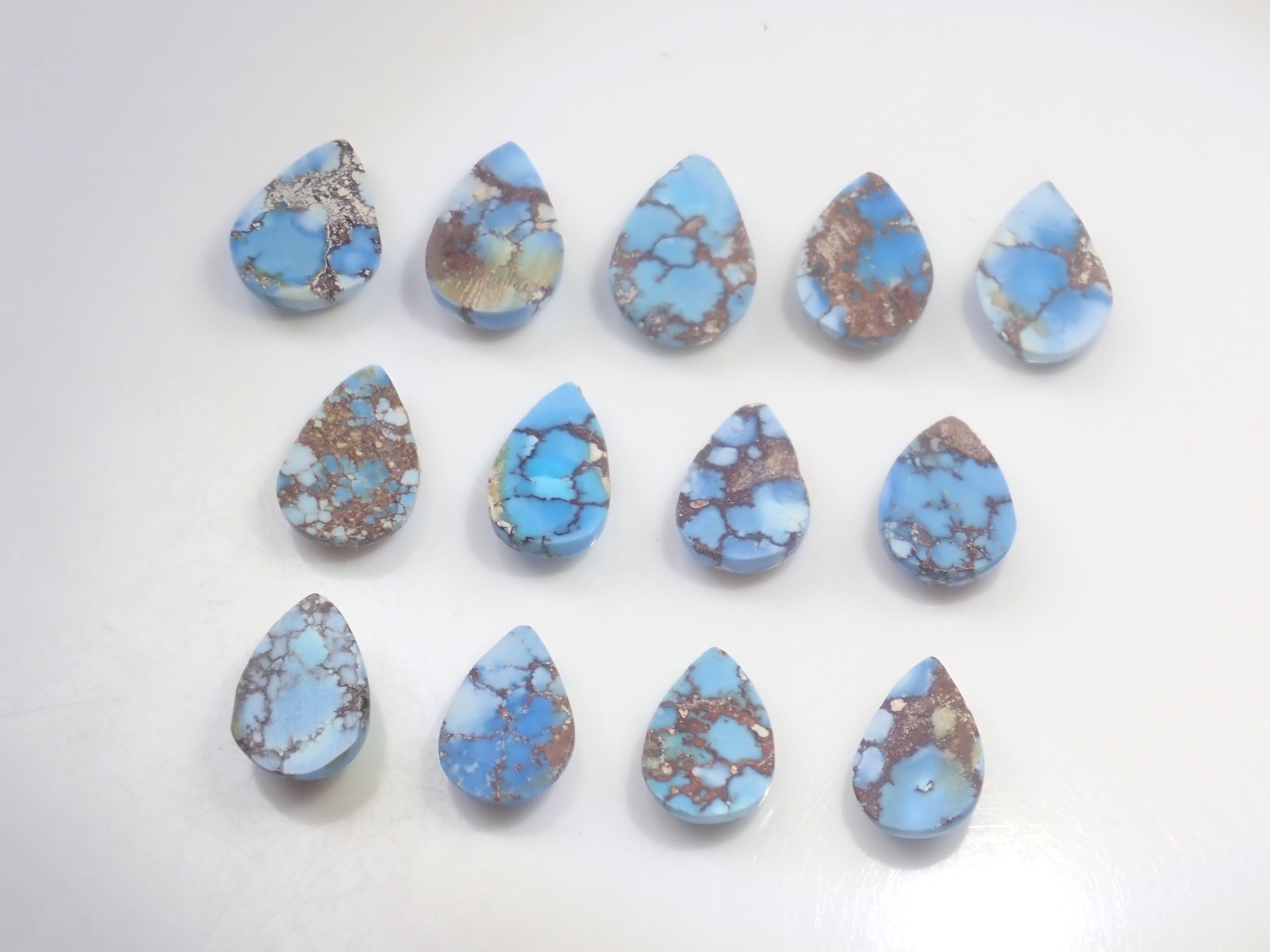 【1/24 22時販売】《限定13石》カザフスタン産ゴールデンヒルターコイズ(トルコ石,12月誕生石,平均2.0ct)《複数購入割引有》