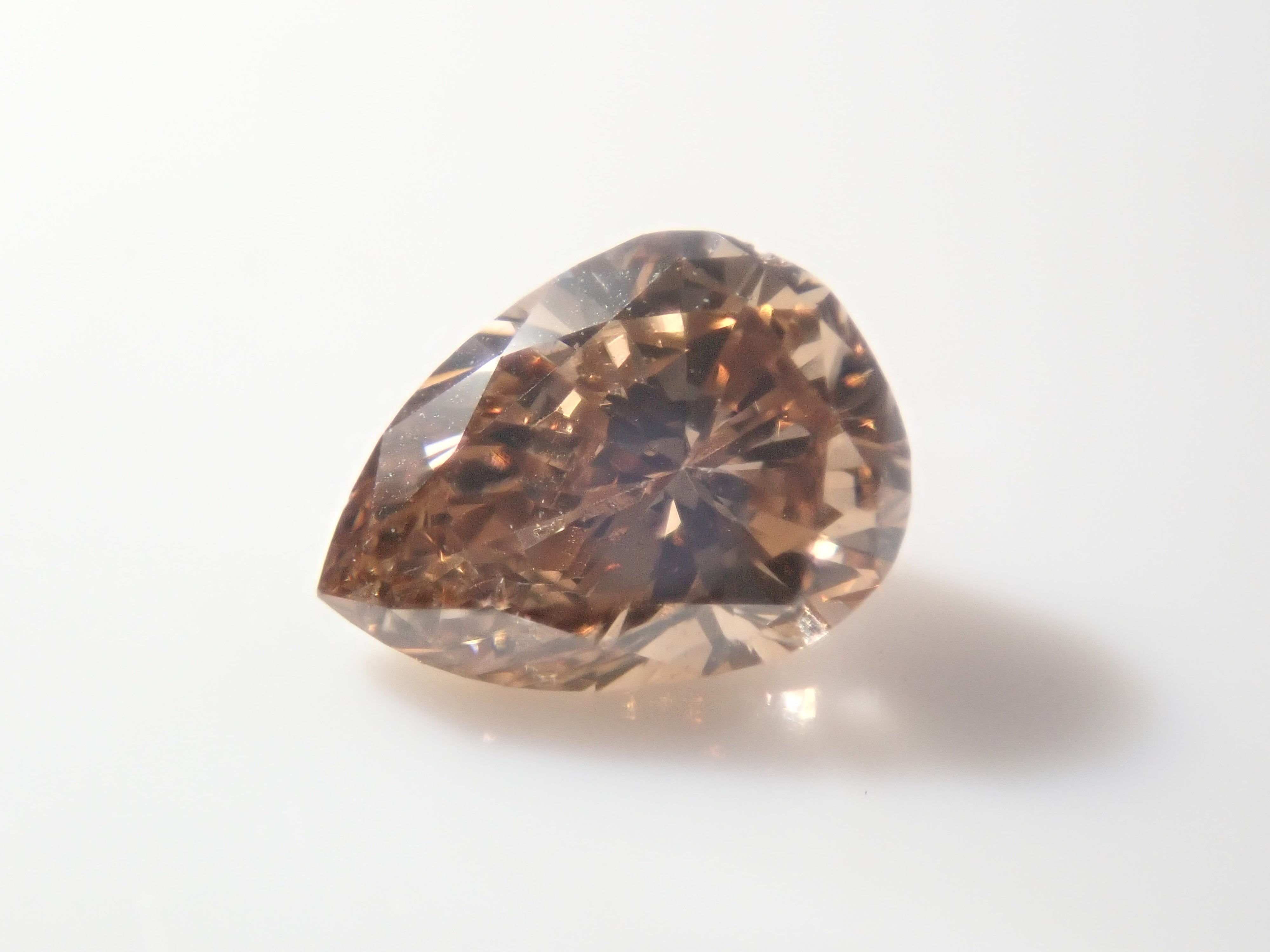 【4/18 22時販売】《限定5石》蛍光タイプのブラウンダイヤモンド1石ルース(ペアシェイプ,SIクラス相当,0.2ctUP)《複数購入割引有》