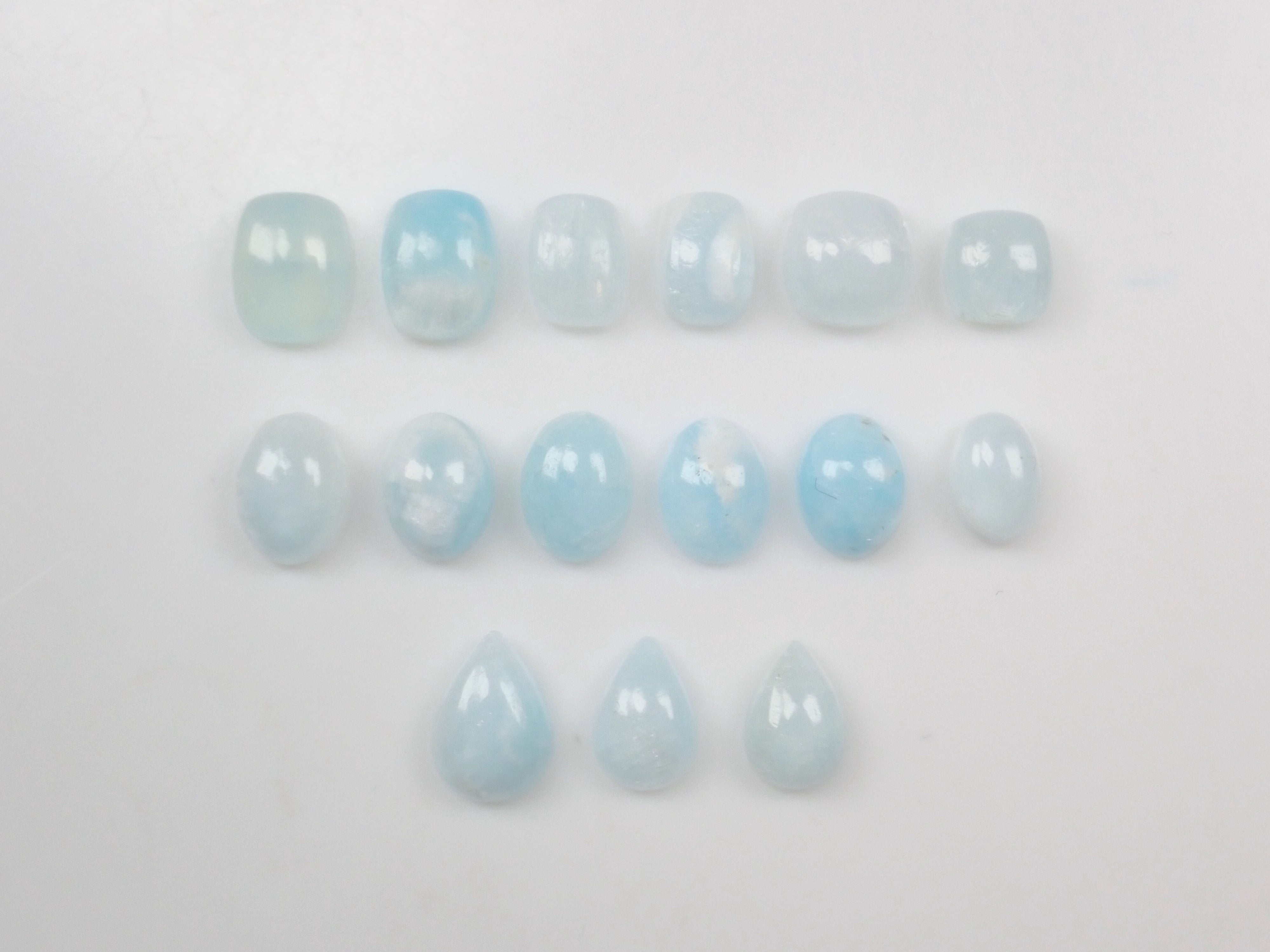 限量 15 顆寶石:1 顆未鑲嵌的菱鋅礦寶石(平均 2 克拉)可享多次購買折扣
