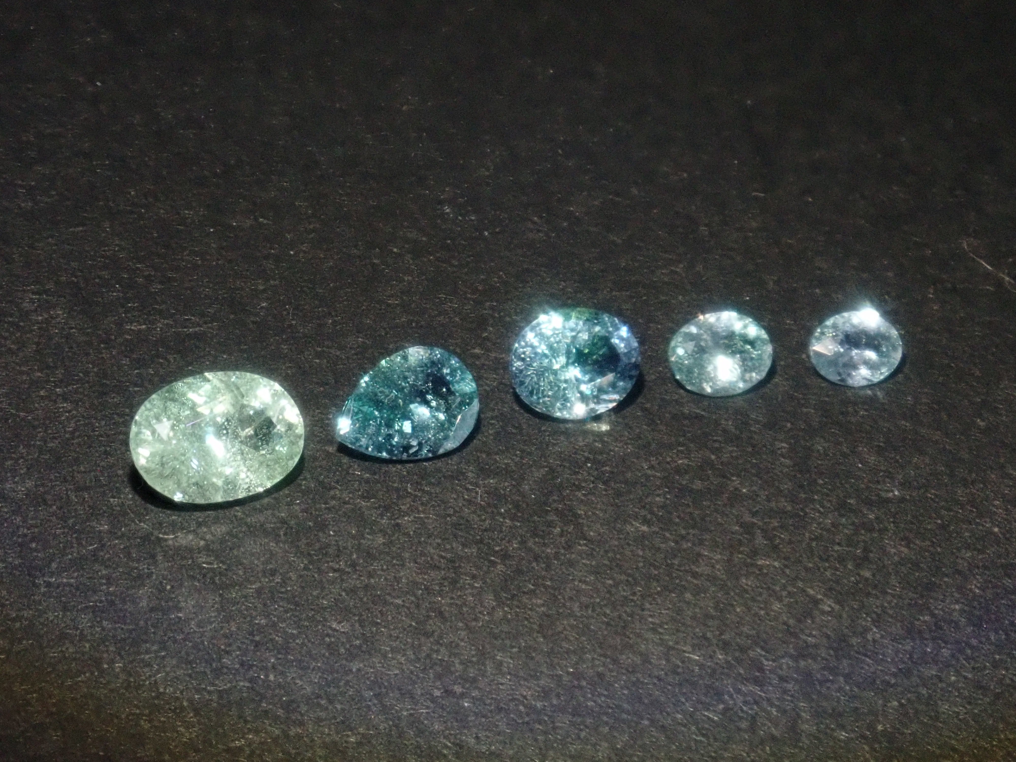 【1/24 22時販売】《限定15石》コーネルピンガチャ💎タンザニア産コーネルピン0.413ct(プリズマティン) 日独鑑付きが当たる(さらにKEN氏コーネルピンプレゼント)《複数購入割引有》