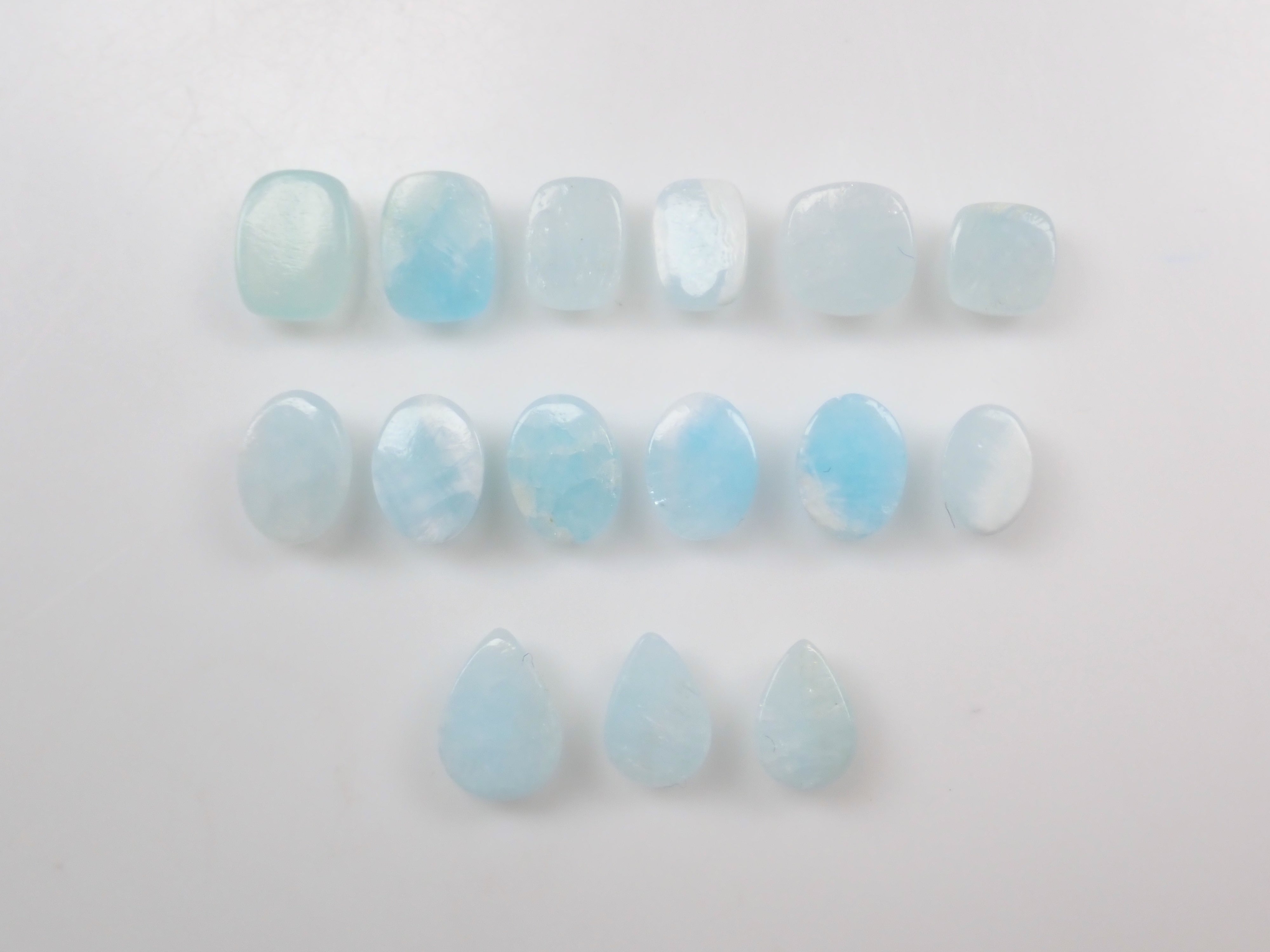 限量 15 顆寶石:1 顆未鑲嵌的菱鋅礦寶石(平均 2 克拉)可享多次購買折扣