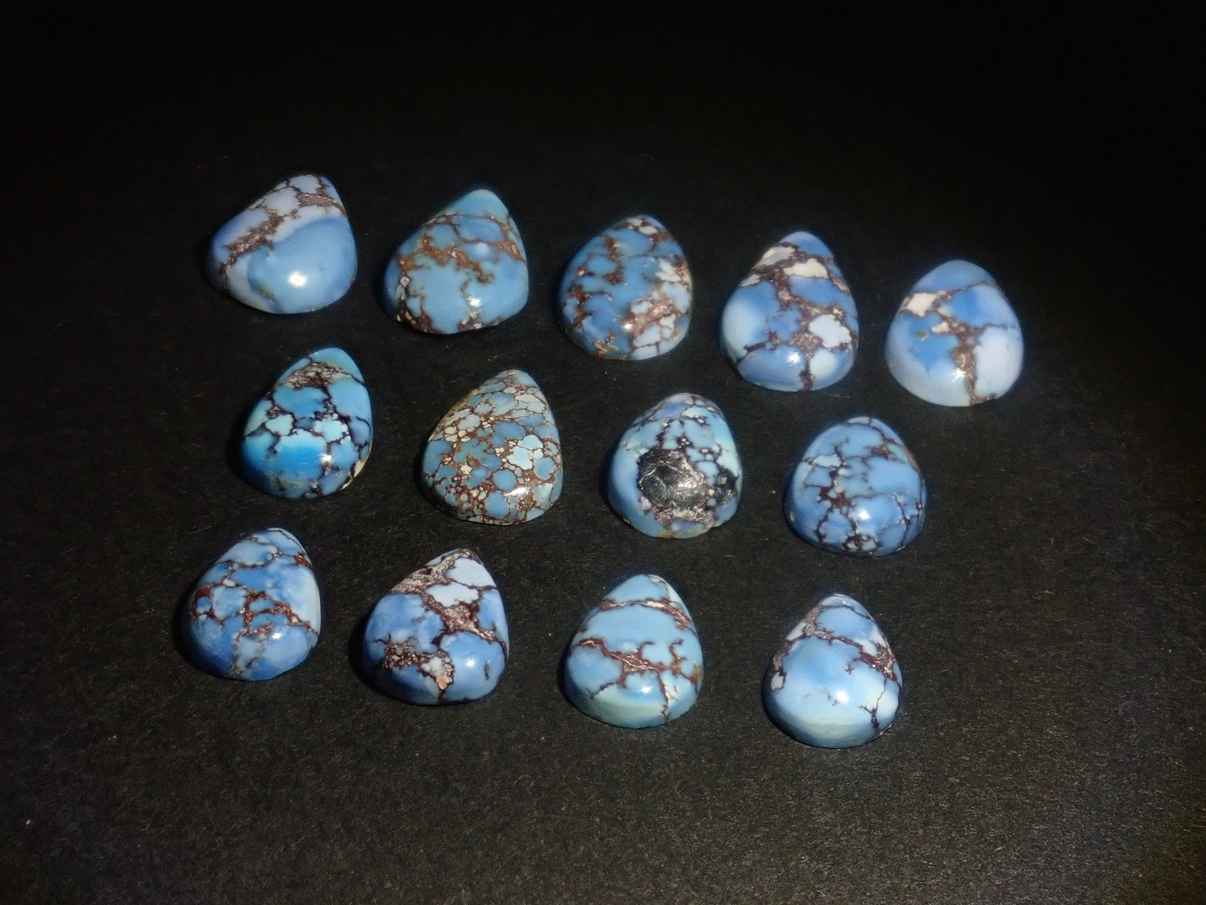 【1/24 22時販売】《限定13石》カザフスタン産ゴールデンヒルターコイズ(トルコ石,12月誕生石,平均2.0ct)《複数購入割引有》