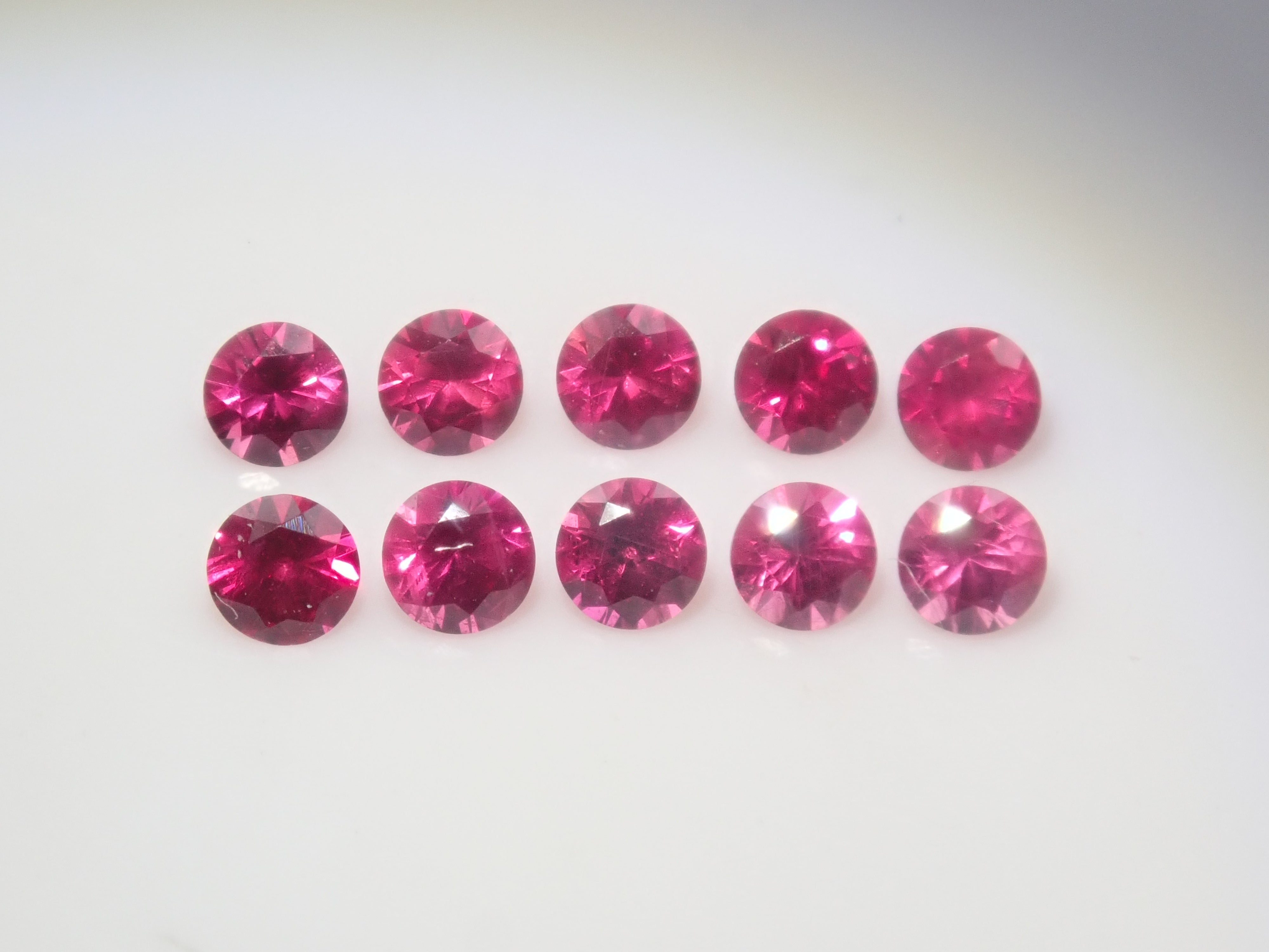 【10/18 22時販売】《限定10石》グリーンランド産ルビー(2mm,鉱山主発行の証明書付き)》1石ルース《複数購入割引有》