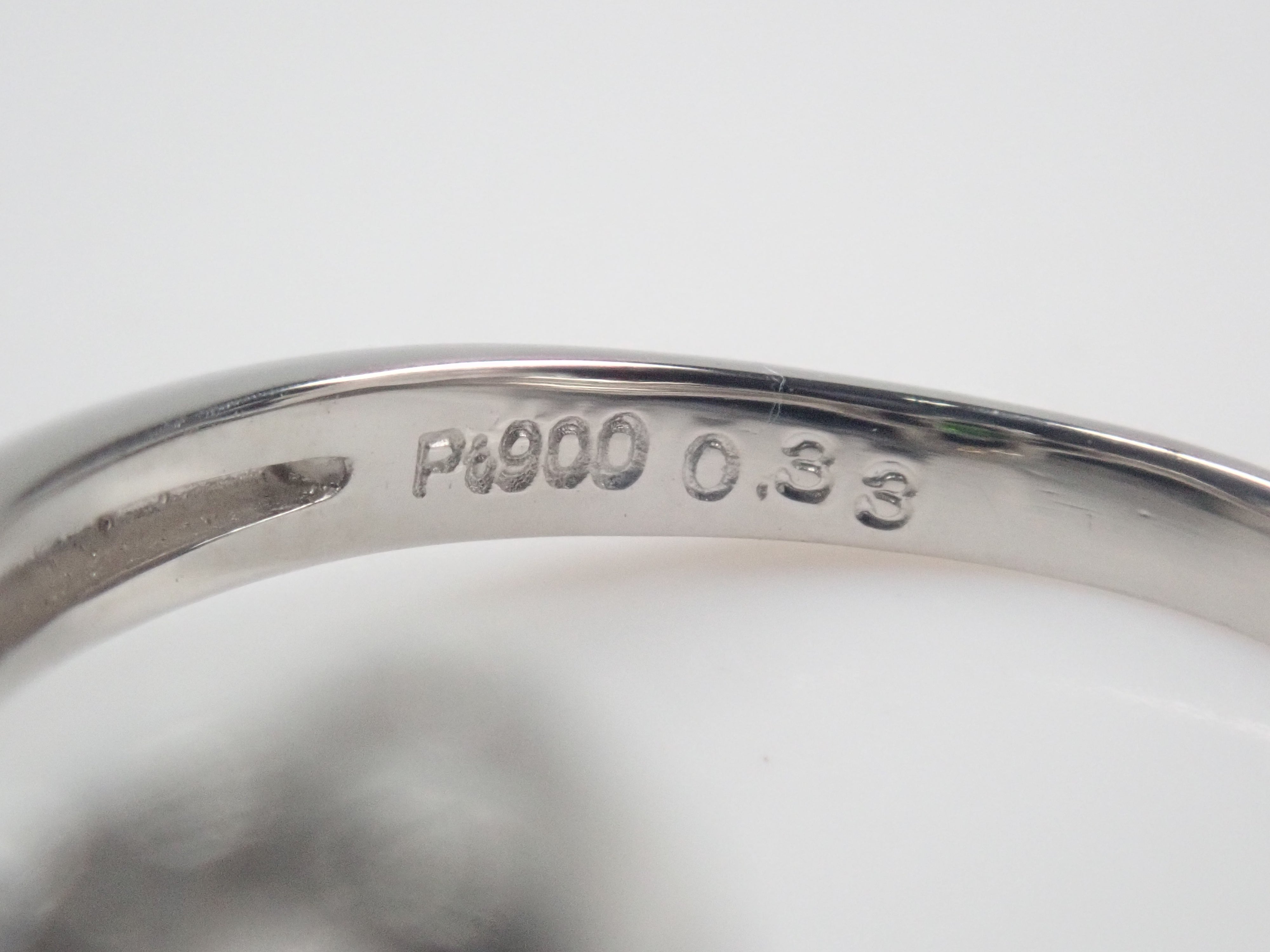 Pt900 俄羅斯翠榴石(馬尾認證)4.3 mm/0.33 克拉,鑽石 0.48 克拉戒指