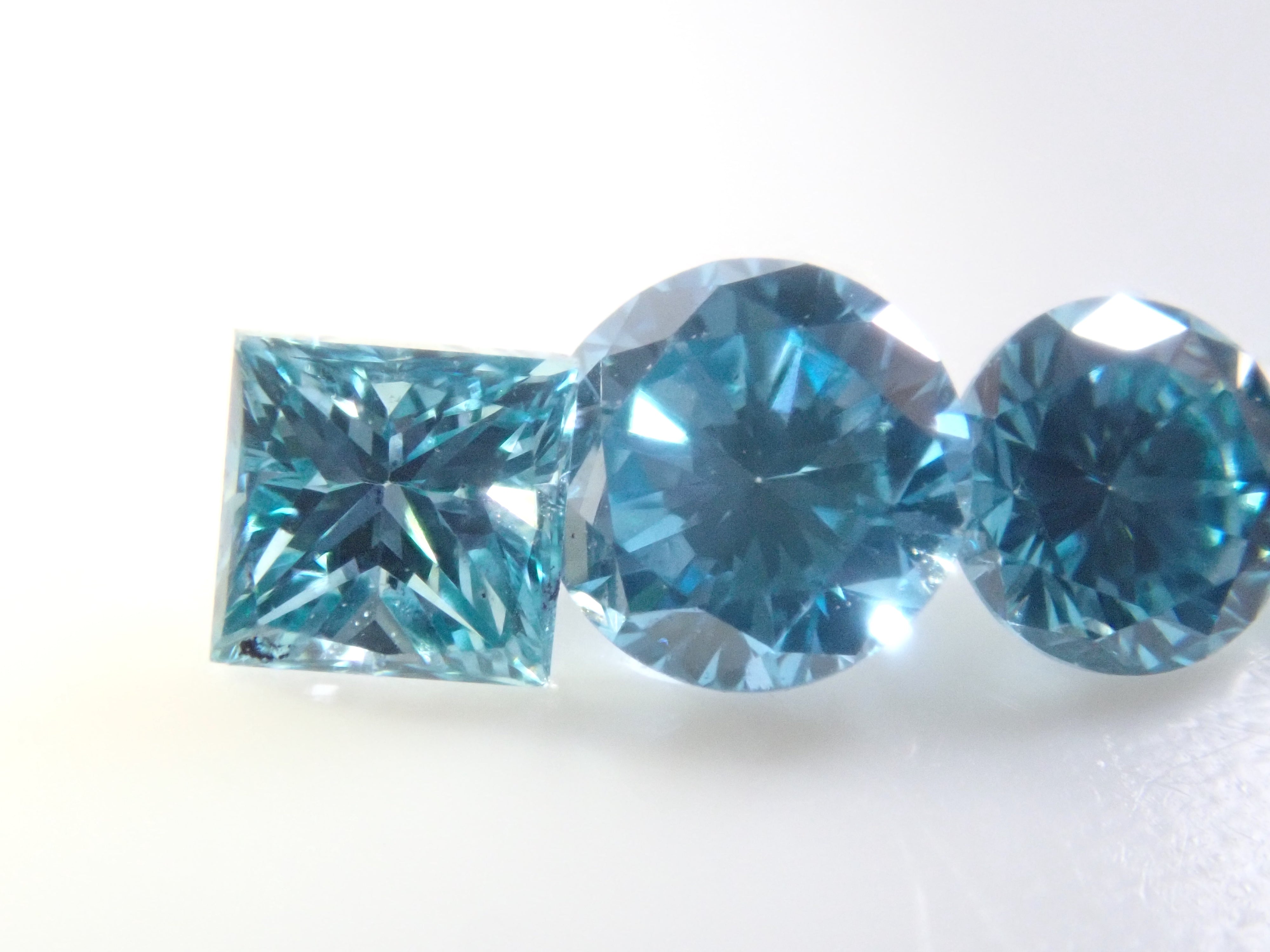 【4/18 22時販売】《限定8石》アイスブルー・ロンドンブルーのトリートダイヤモンド1石(平均0.12ct、VS-SIクラス相当)《複数購入割引有》