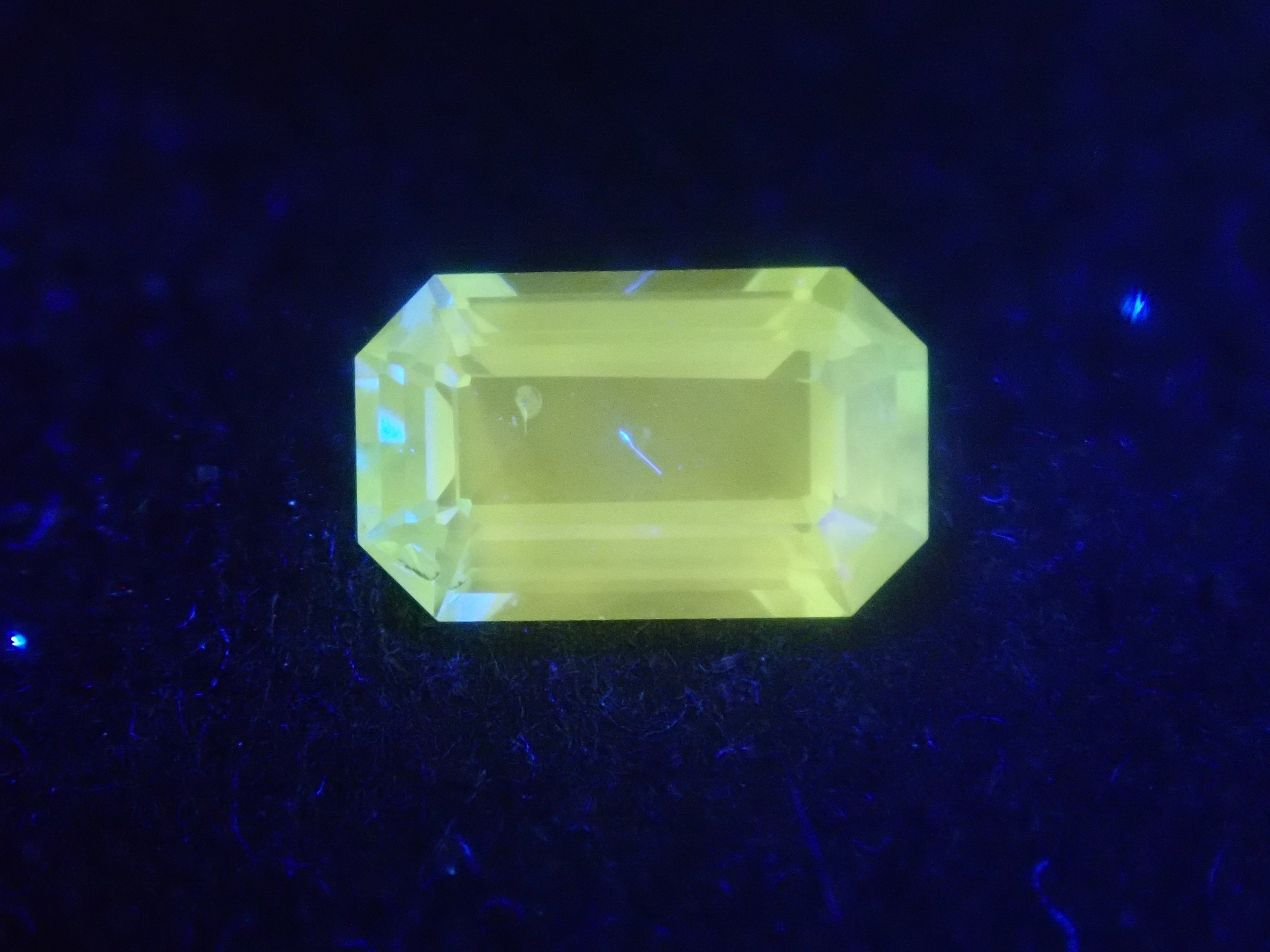 【1/24 22時販売】《限定15石》コーネルピンガチャ💎タンザニア産コーネルピン0.413ct(プリズマティン) 日独鑑付きが当たる(さらにKEN氏コーネルピンプレゼント)《複数購入割引有》