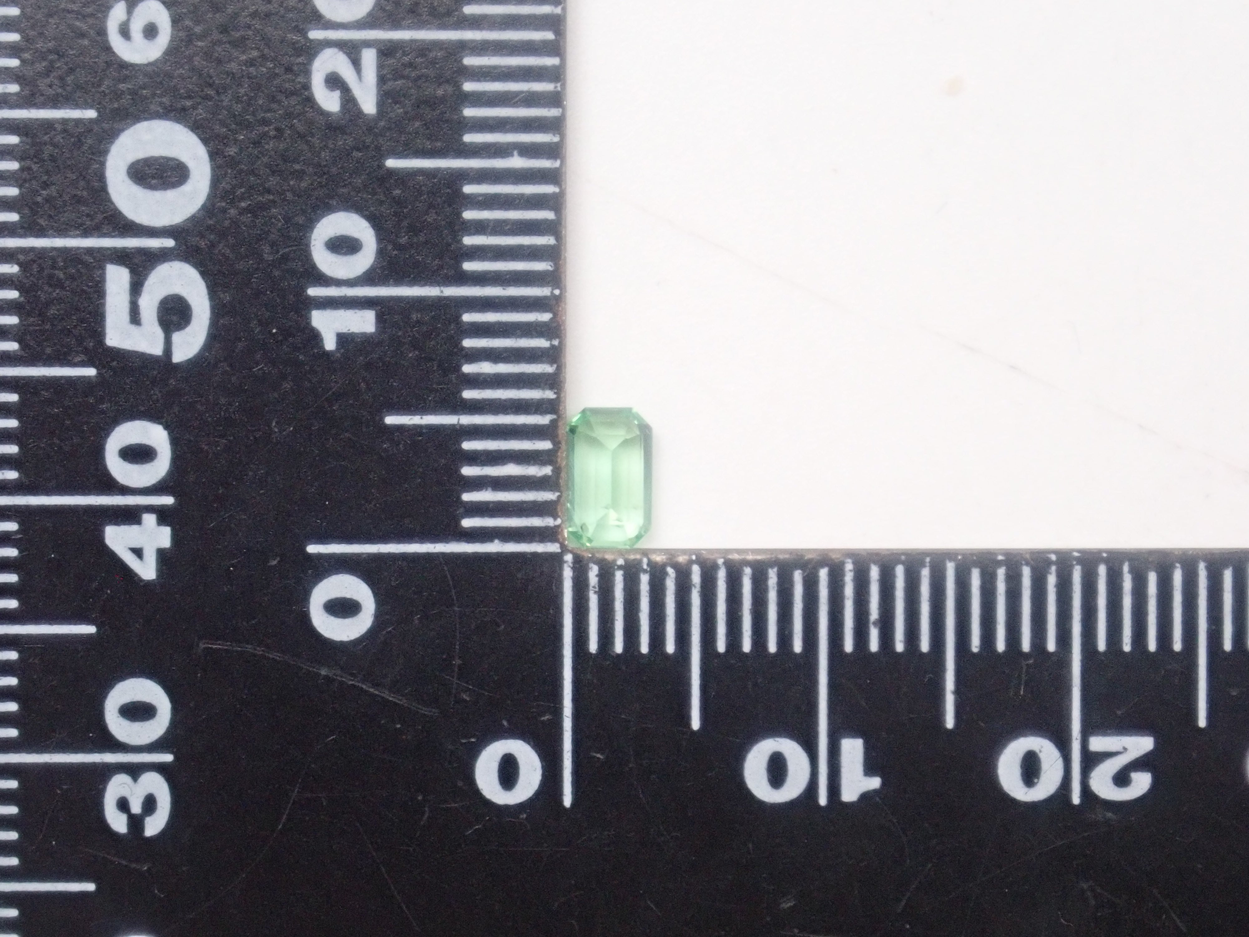 【1/24 22時販売】《限定15石》コーネルピンガチャ💎タンザニア産コーネルピン0.413ct(プリズマティン) 日独鑑付きが当たる(さらにKEN氏コーネルピンプレゼント)《複数購入割引有》