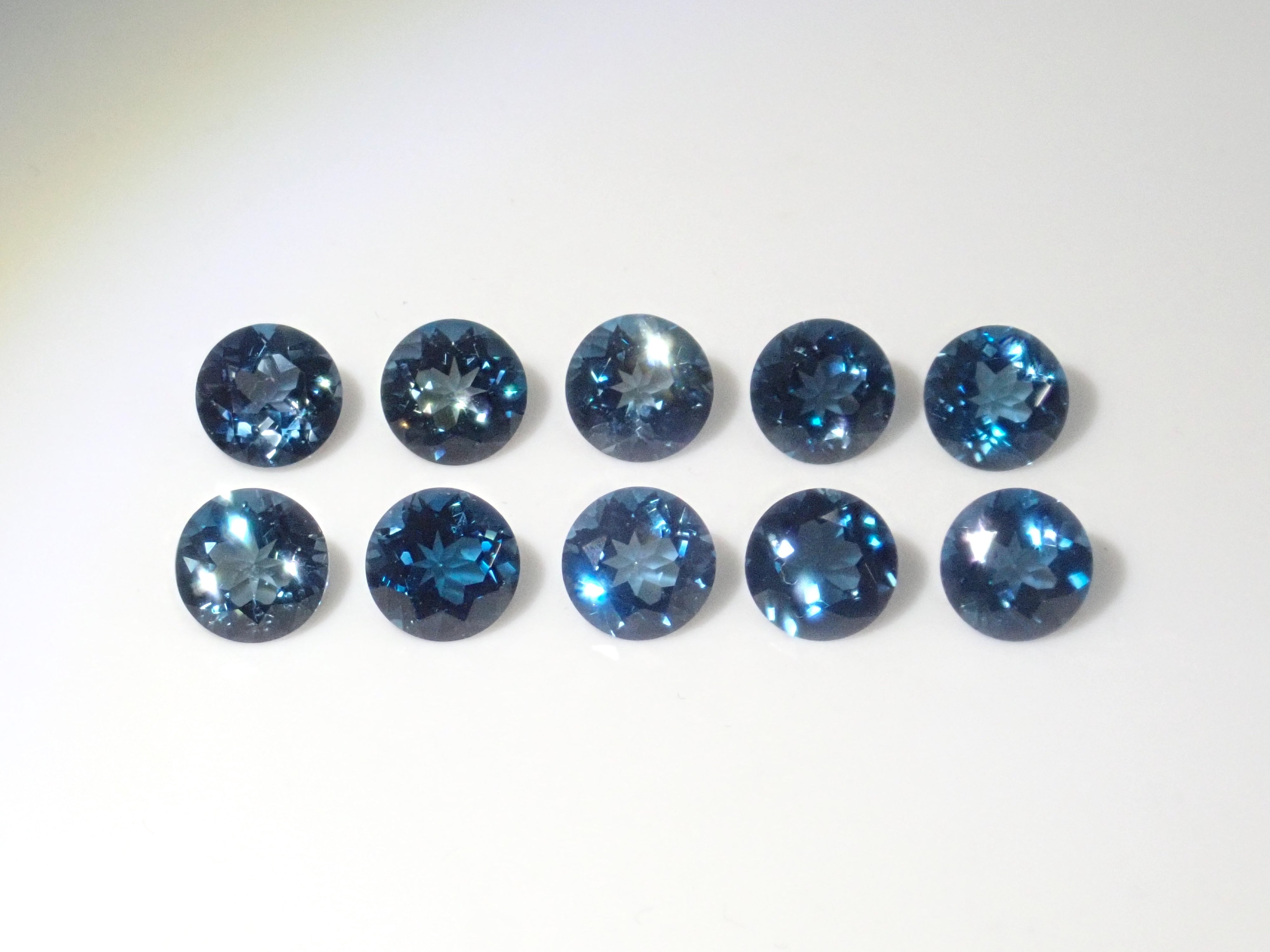ブラジル産ロンドンブルートパーズ1石ルース(6mm,ラウンドカット)《複数購入割引有》