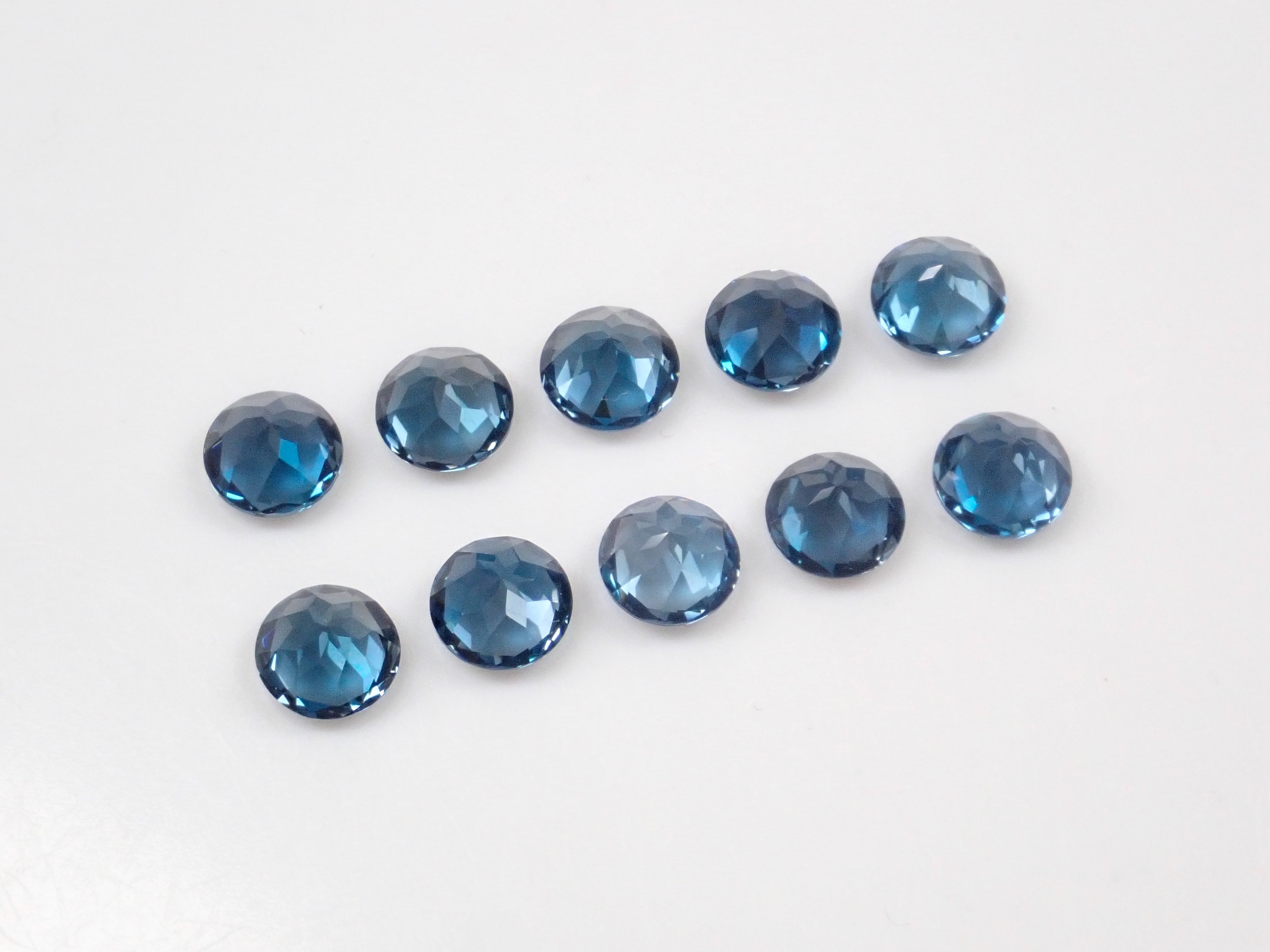 ブラジル産ロンドンブルートパーズ1石ルース(6mm,ラウンドカット)《複数購入割引有》