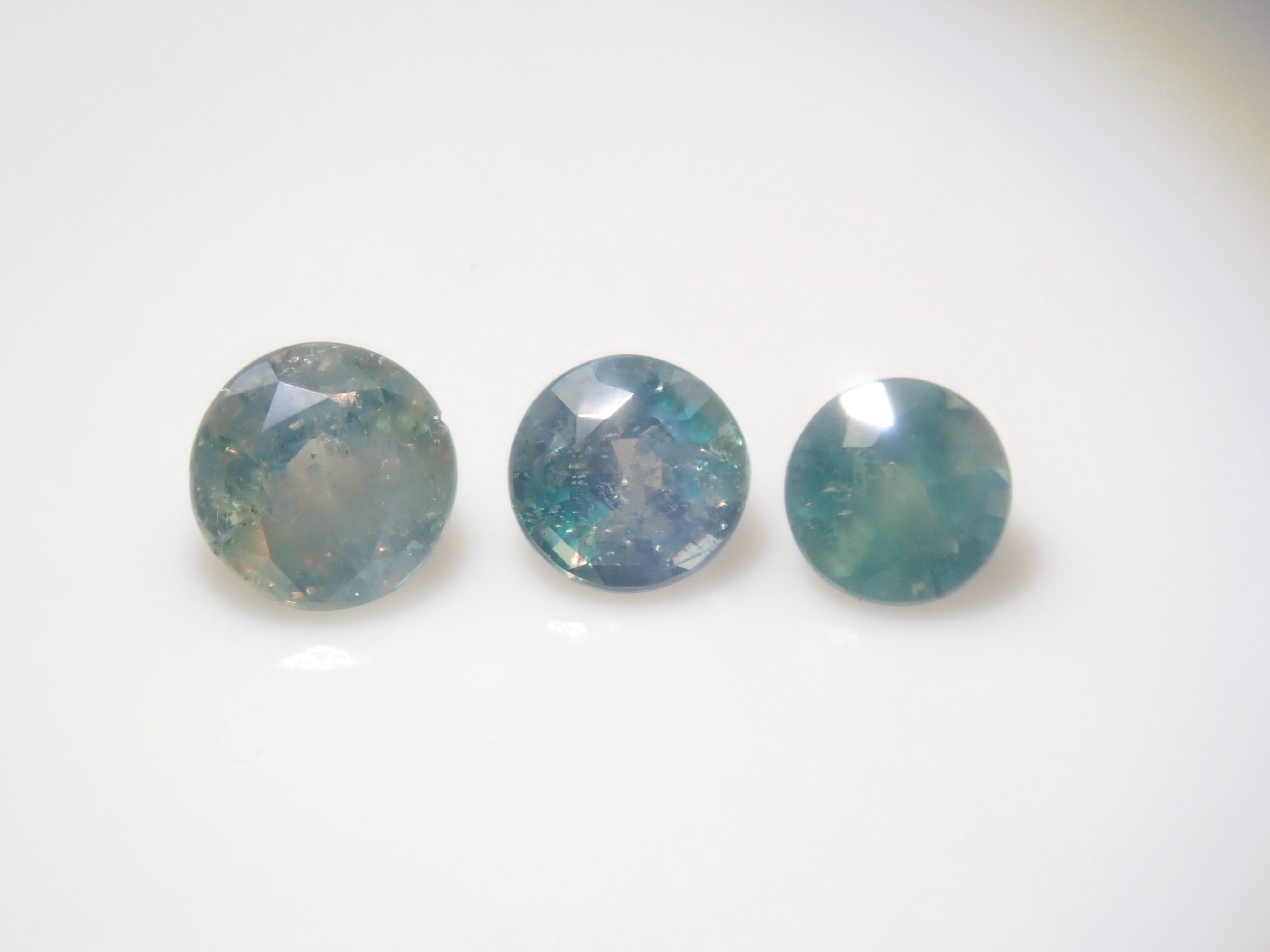 【2月2日晚間10點開始販售】限量20顆寶石:俄羅斯亞歷山大石、金綠寶石雙貓眼石及亞歷山大石扭蛋【多買有優惠】