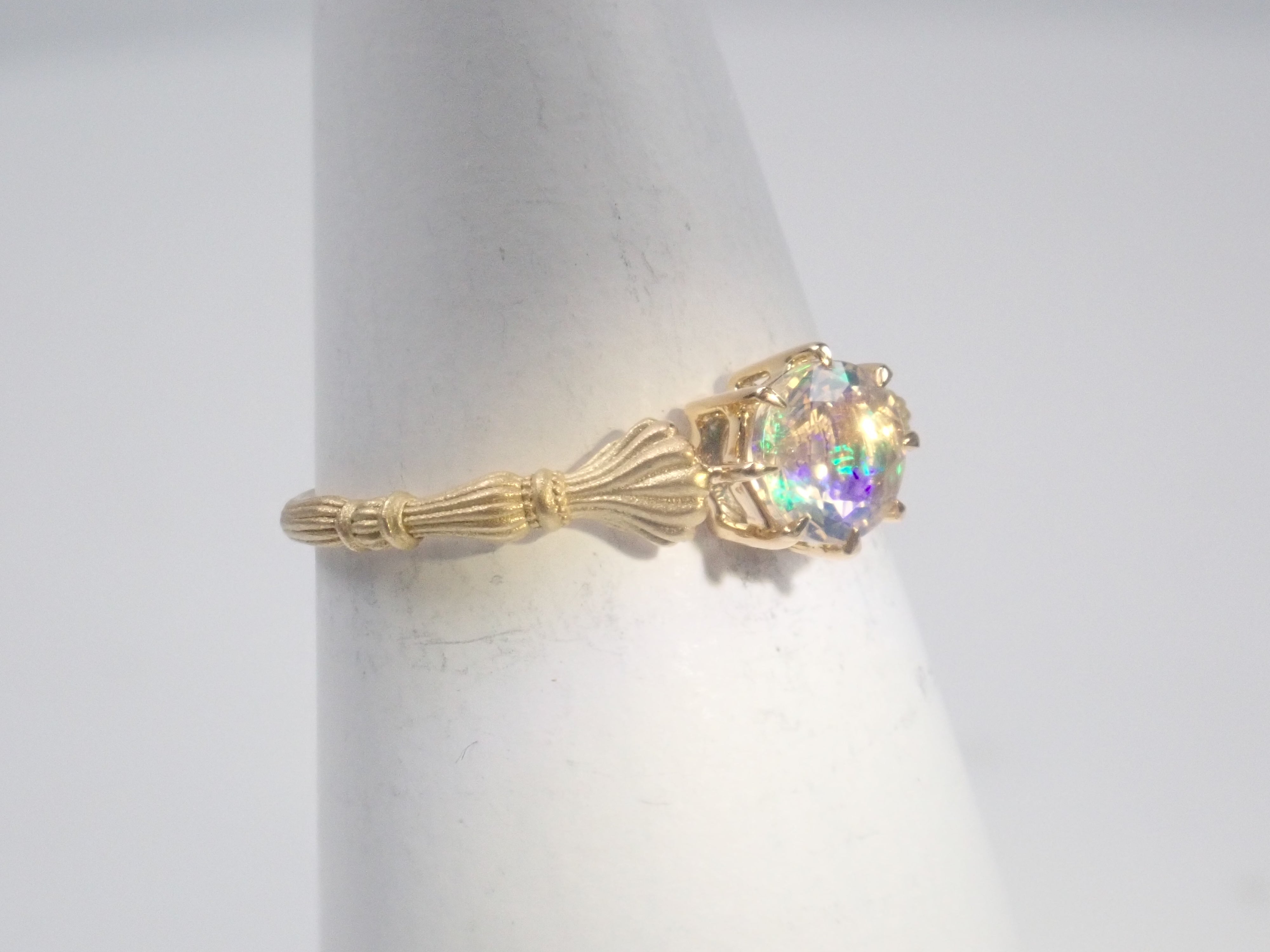 K18YG ウォーターオパール(ファセットカット) 0.358ct リング