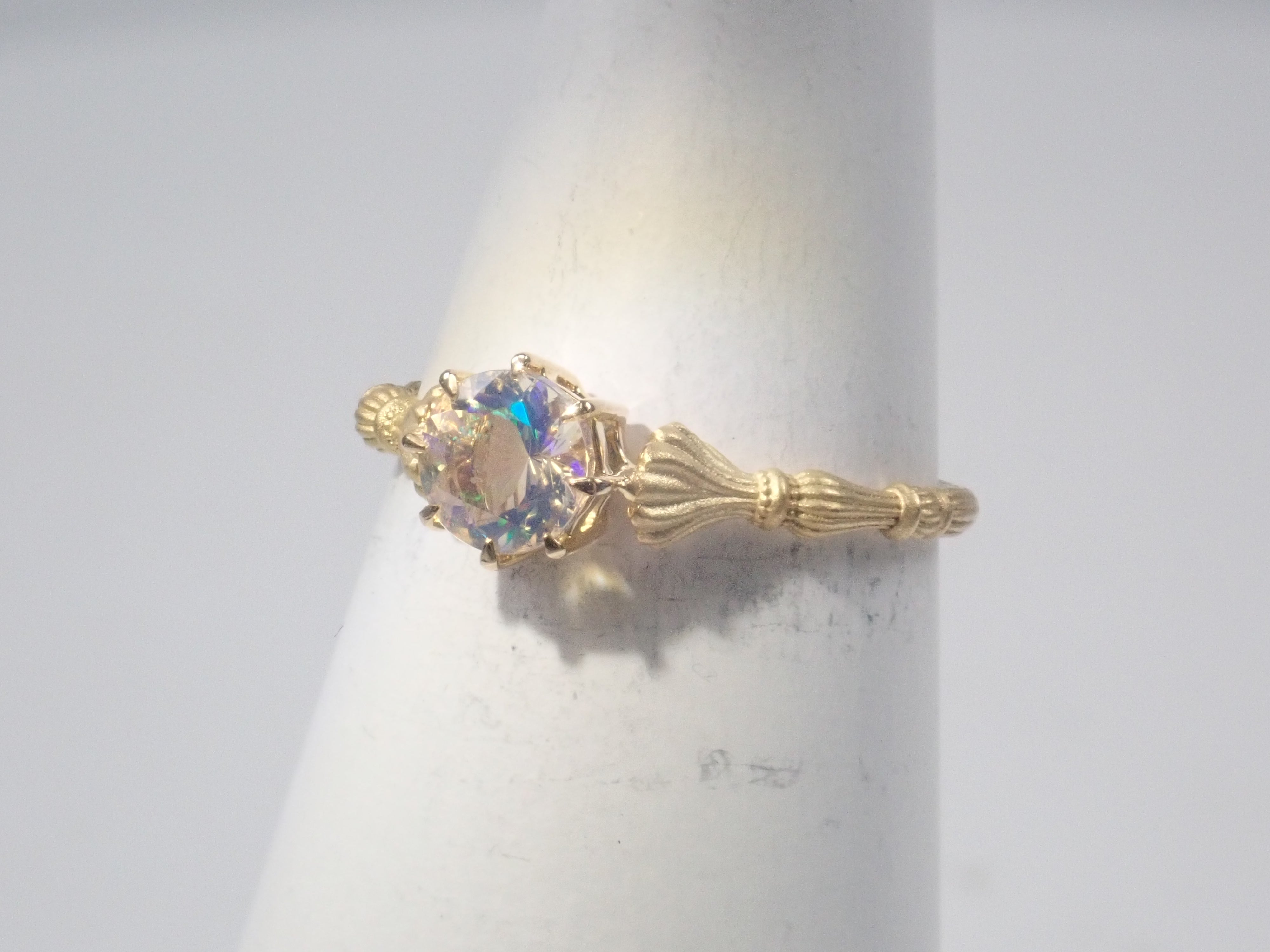 K18YG ウォーターオパール(ファセットカット) 0.358ct リング