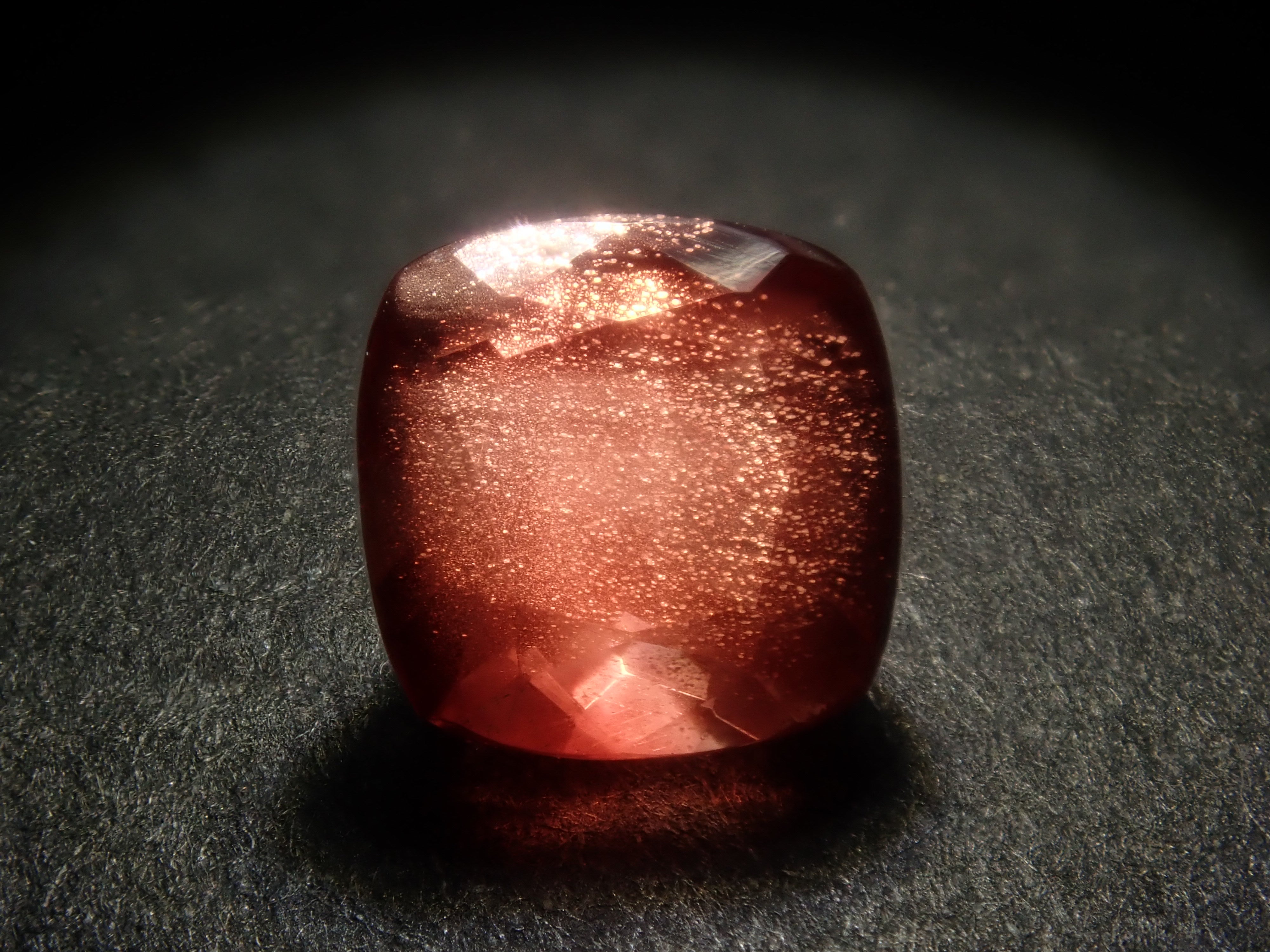 【1/25 22時販売】《限定6石》シラーが綺麗なアメリカ産オレゴンサンストーン💎(クッションカット,6×6mm)《複数購入割引有》