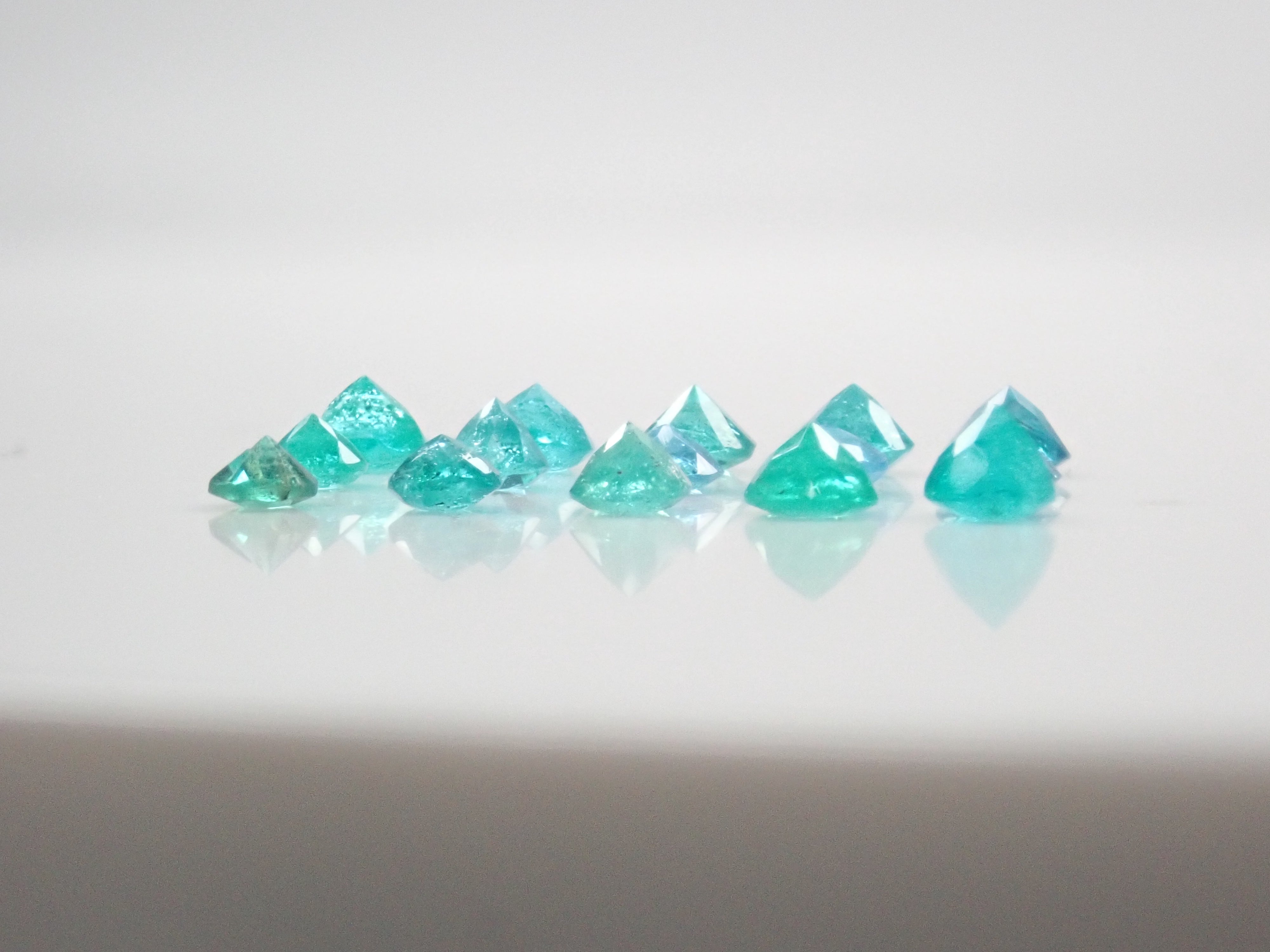 【5/4 22時販売】ジェムガチャ💎ブラジル産パライバトルマリン1石(バターリャ鉱山,2.5-3.0mm,ブルー系も含む)