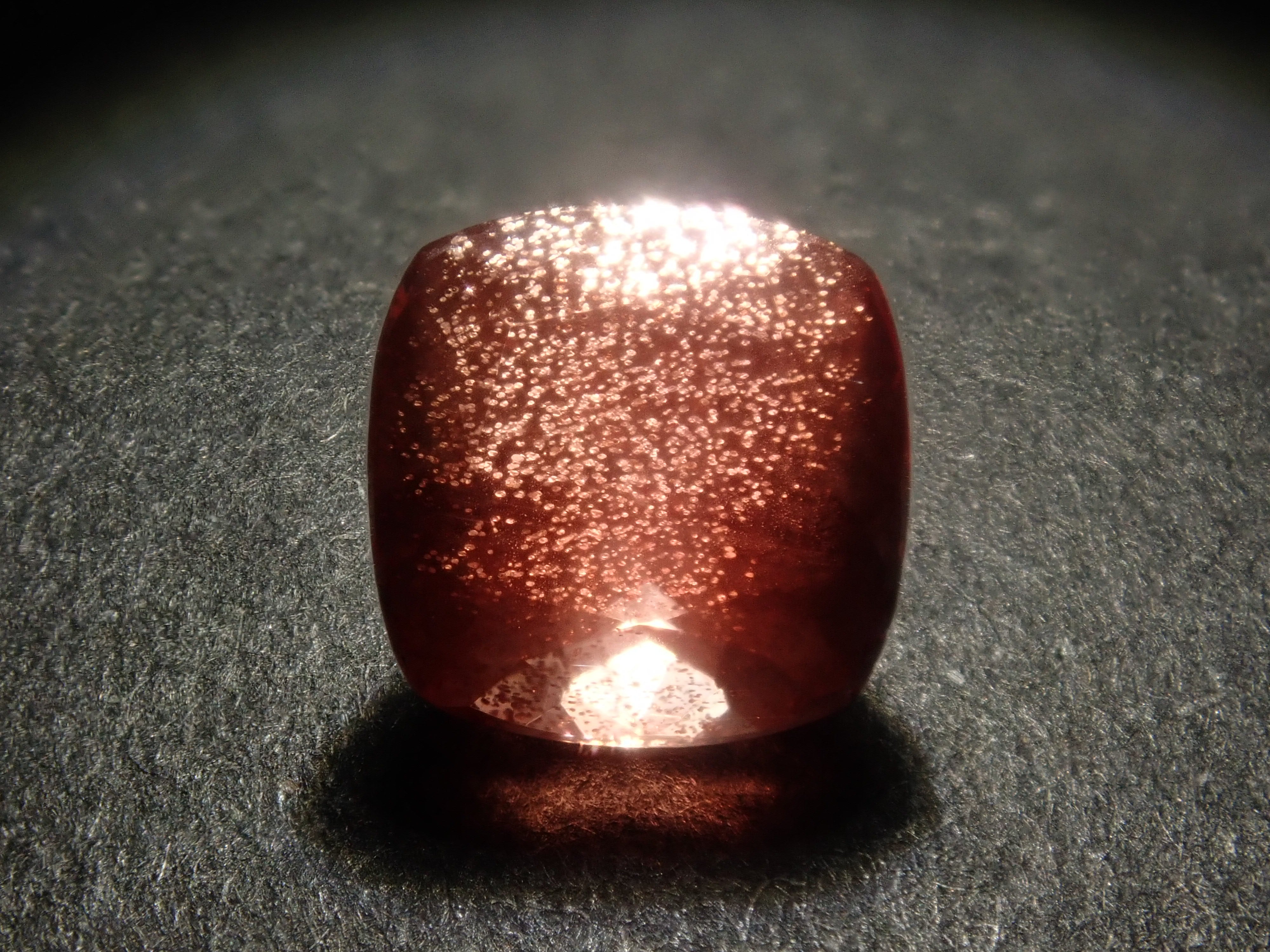 【1/25 22時販売】《限定6石》シラーが綺麗なアメリカ産オレゴンサンストーン💎(クッションカット,6×6mm)《複数購入割引有》