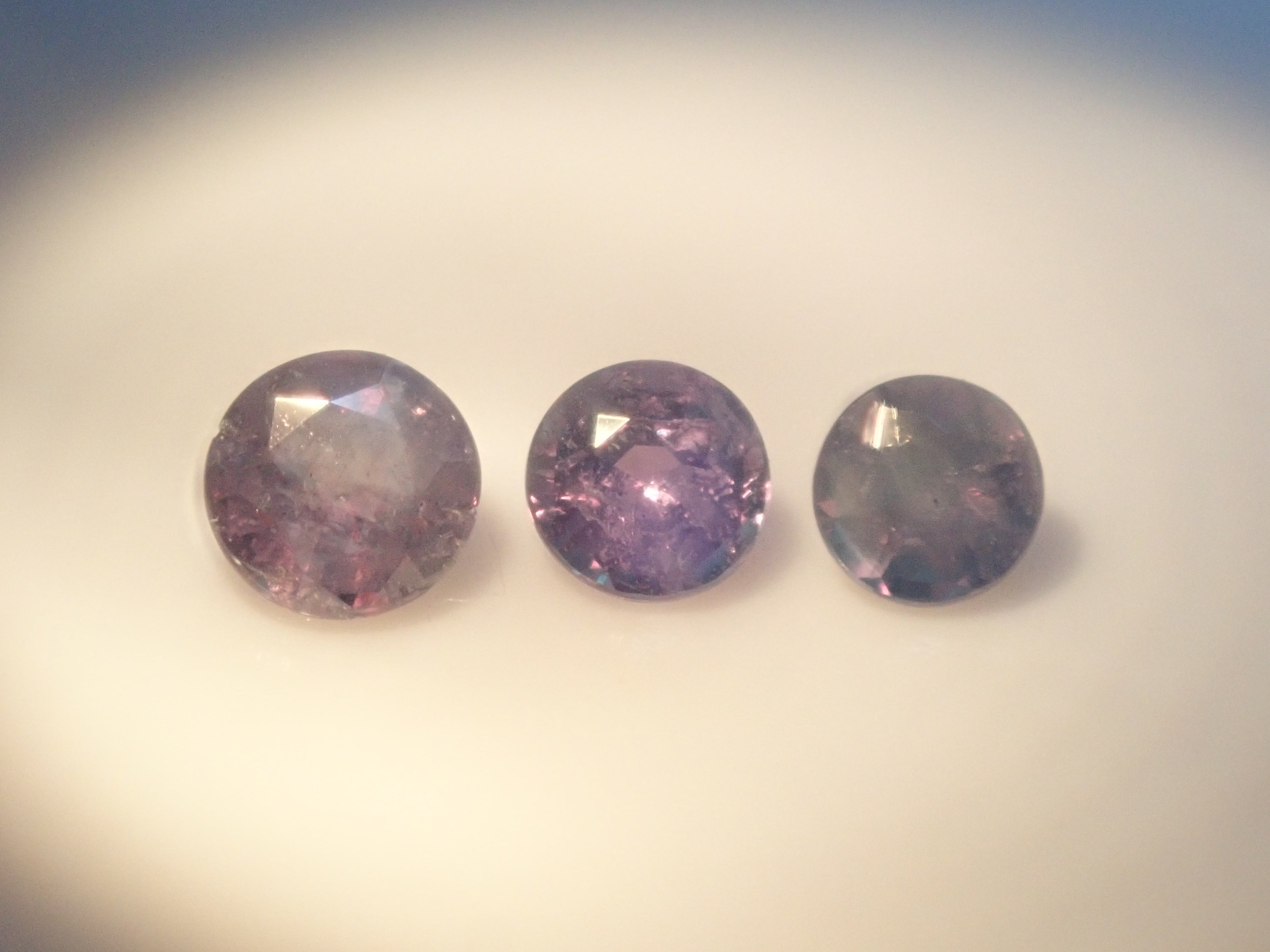 【2月2日晚間10點開始販售】限量20顆寶石:俄羅斯亞歷山大石、金綠寶石雙貓眼石及亞歷山大石扭蛋【多買有優惠】