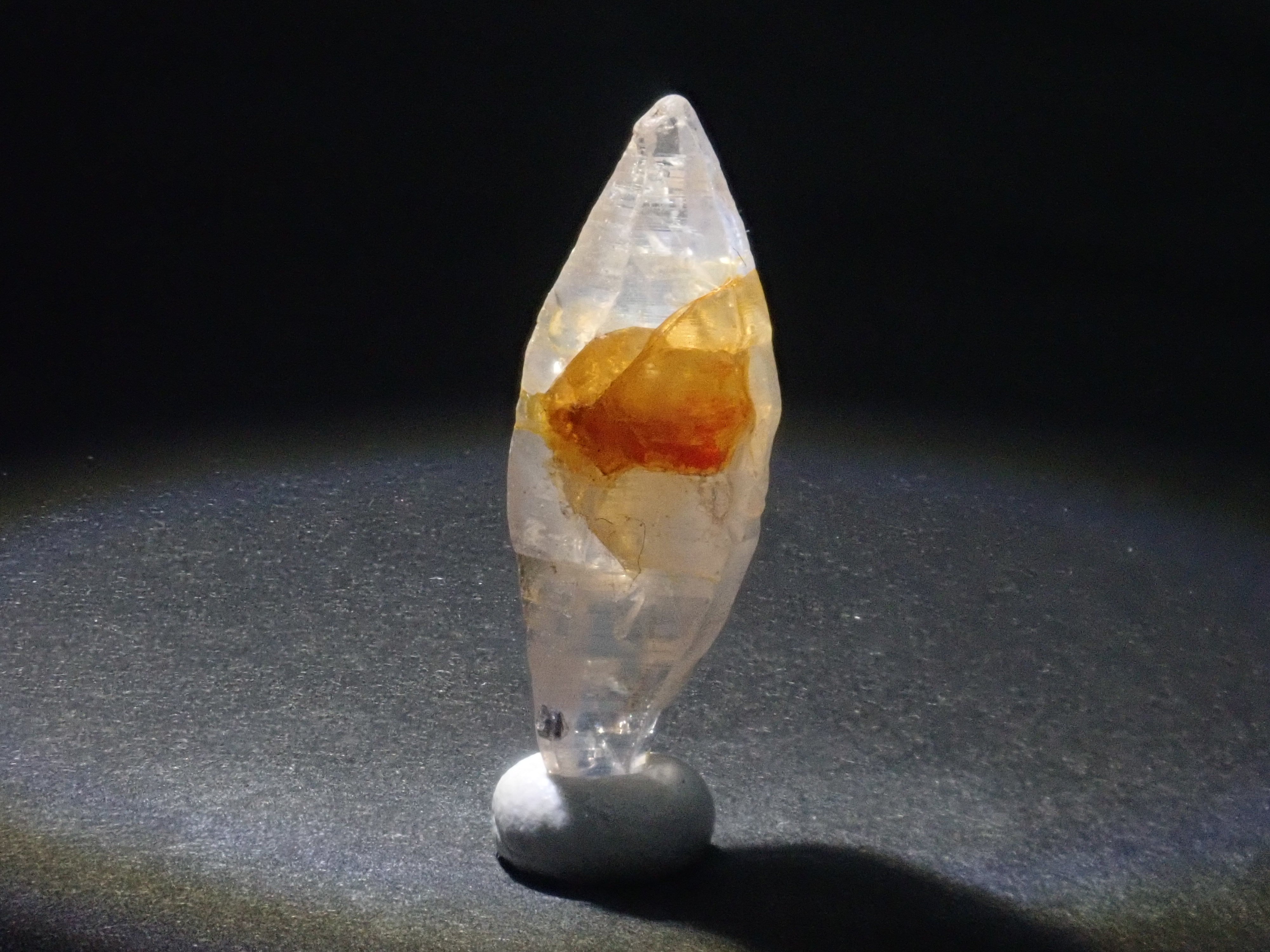 スリランカ産グラスボディ(サファイアクリスタル) 5.573ct原石