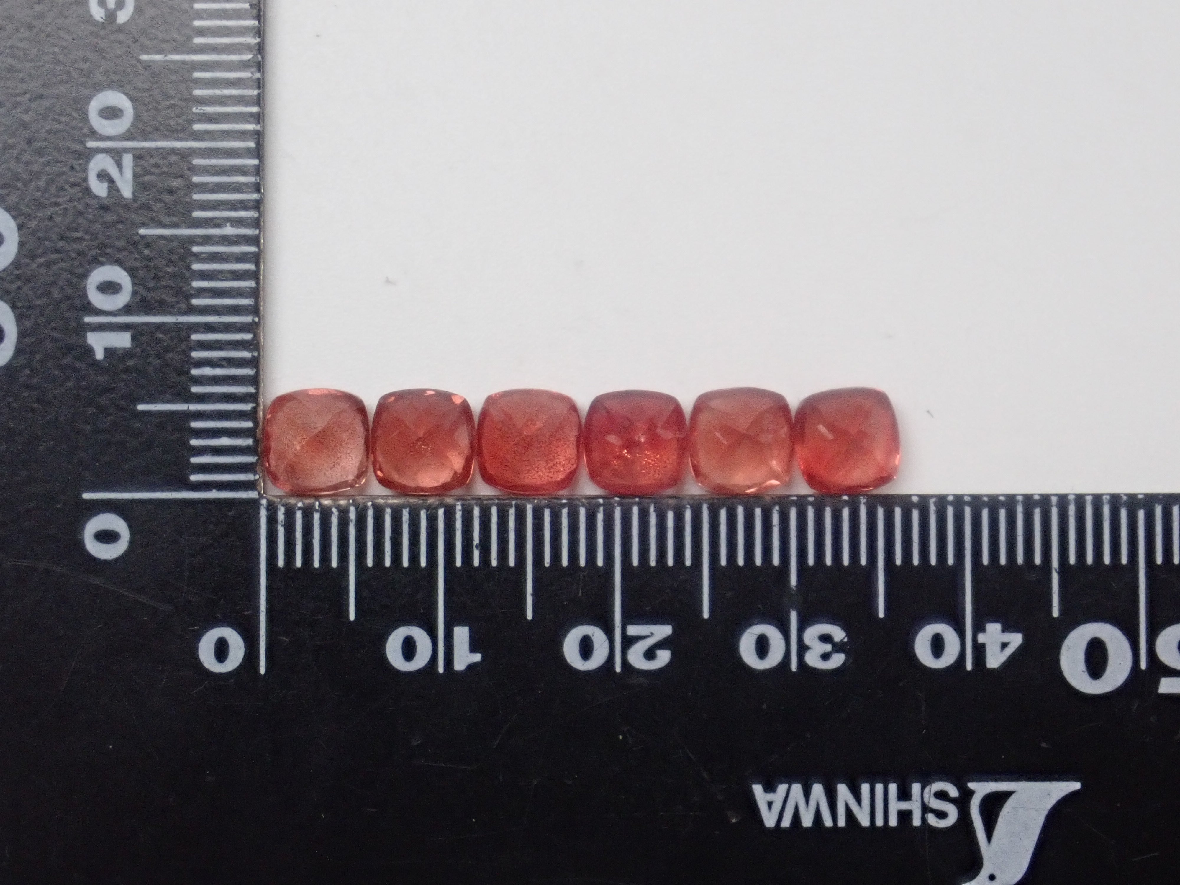 【1/25 22時販売】《限定6石》シラーが綺麗なアメリカ産オレゴンサンストーン💎(クッションカット,6×6mm)《複数購入割引有》