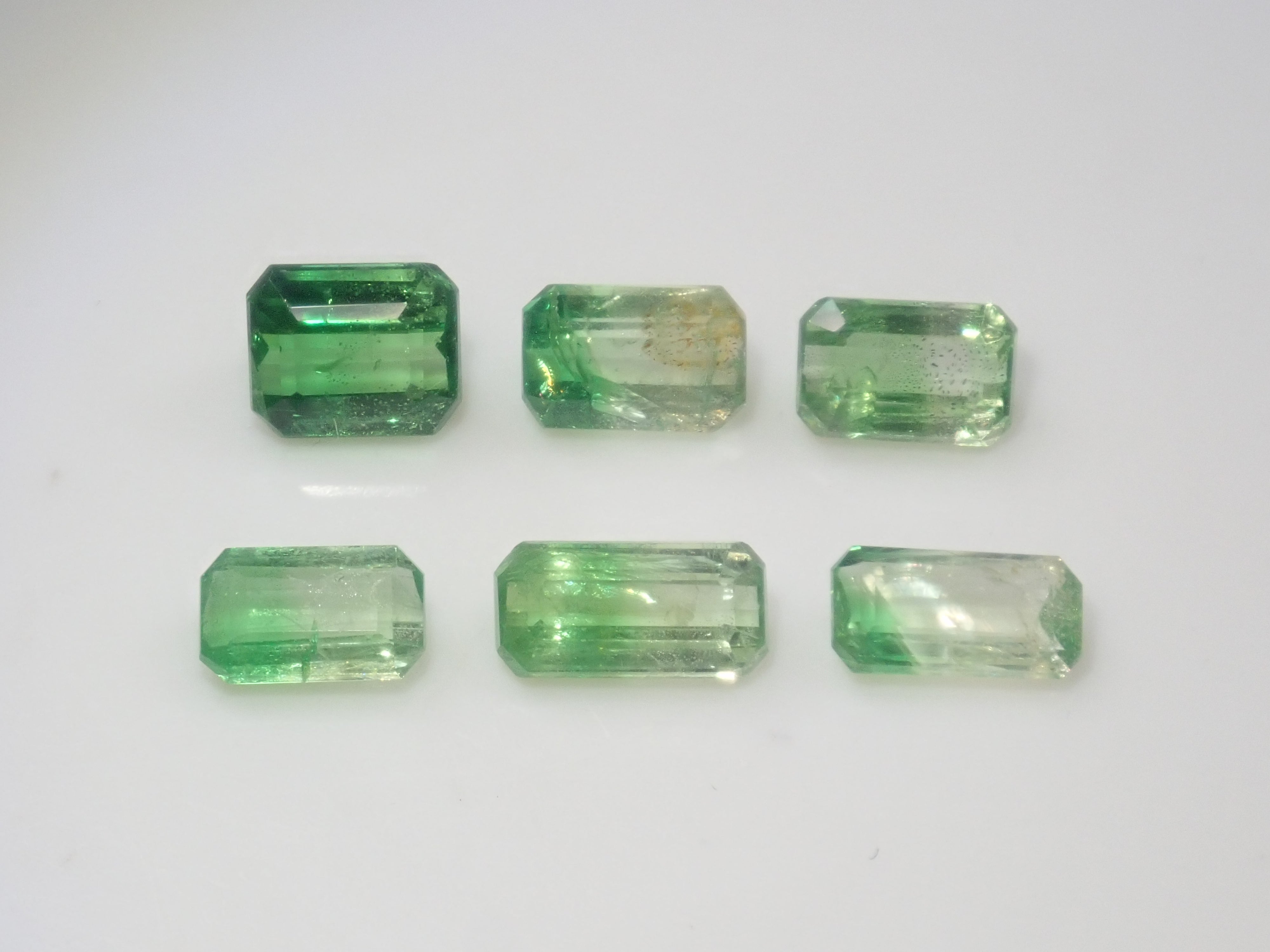 【9/5 22時販売】《限定6石》タンザニア産バイカラーグロッシュラーガーネット1石ルース(平均0.55ct)《複数購入割引有》