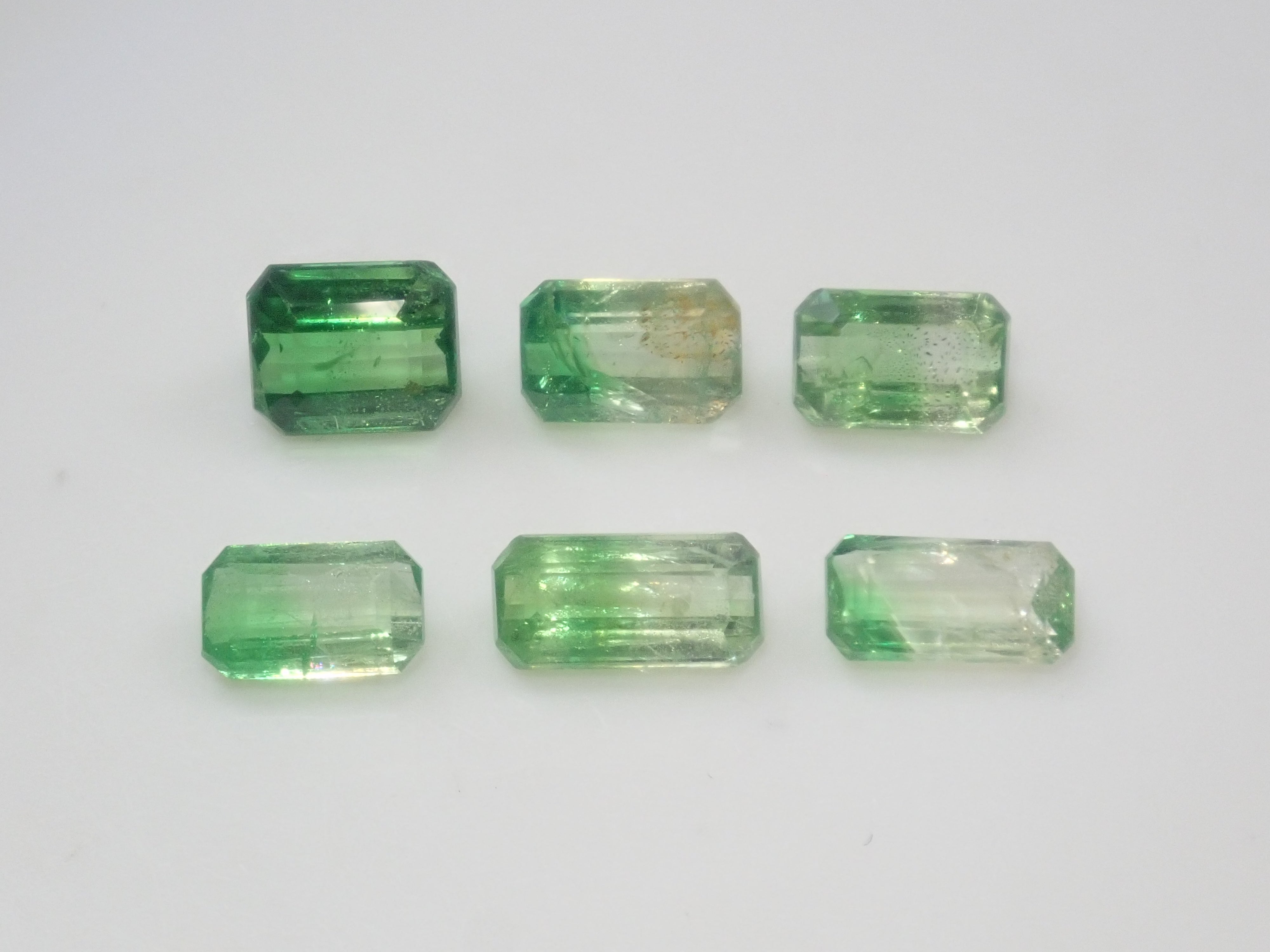 【9/5 22時販売】《限定6石》タンザニア産バイカラーグロッシュラーガーネット1石ルース(平均0.55ct)《複数購入割引有》