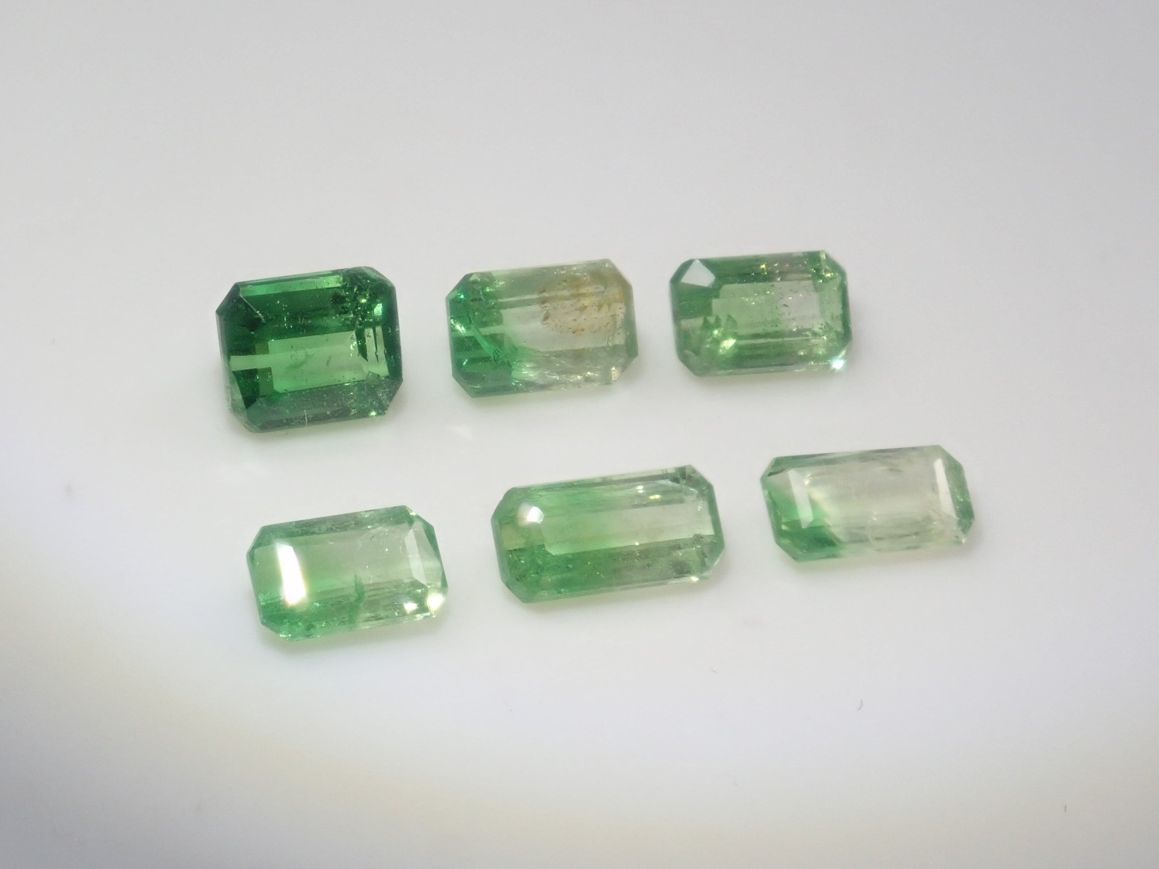 【9/5 22時販売】《限定6石》タンザニア産バイカラーグロッシュラーガーネット1石ルース(平均0.55ct)《複数購入割引有》