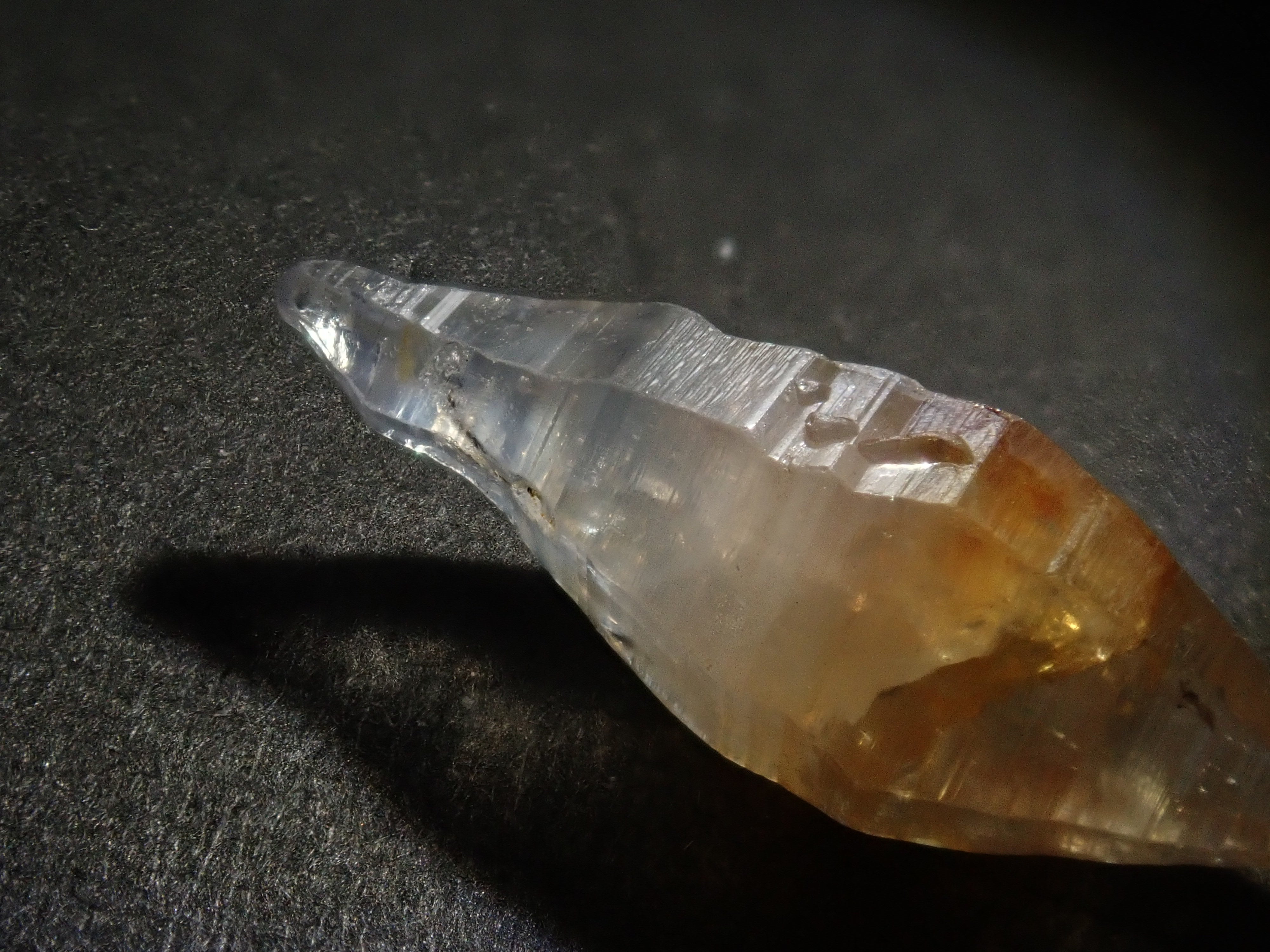 スリランカ産グラスボディ(サファイアクリスタル) 5.573ct原石