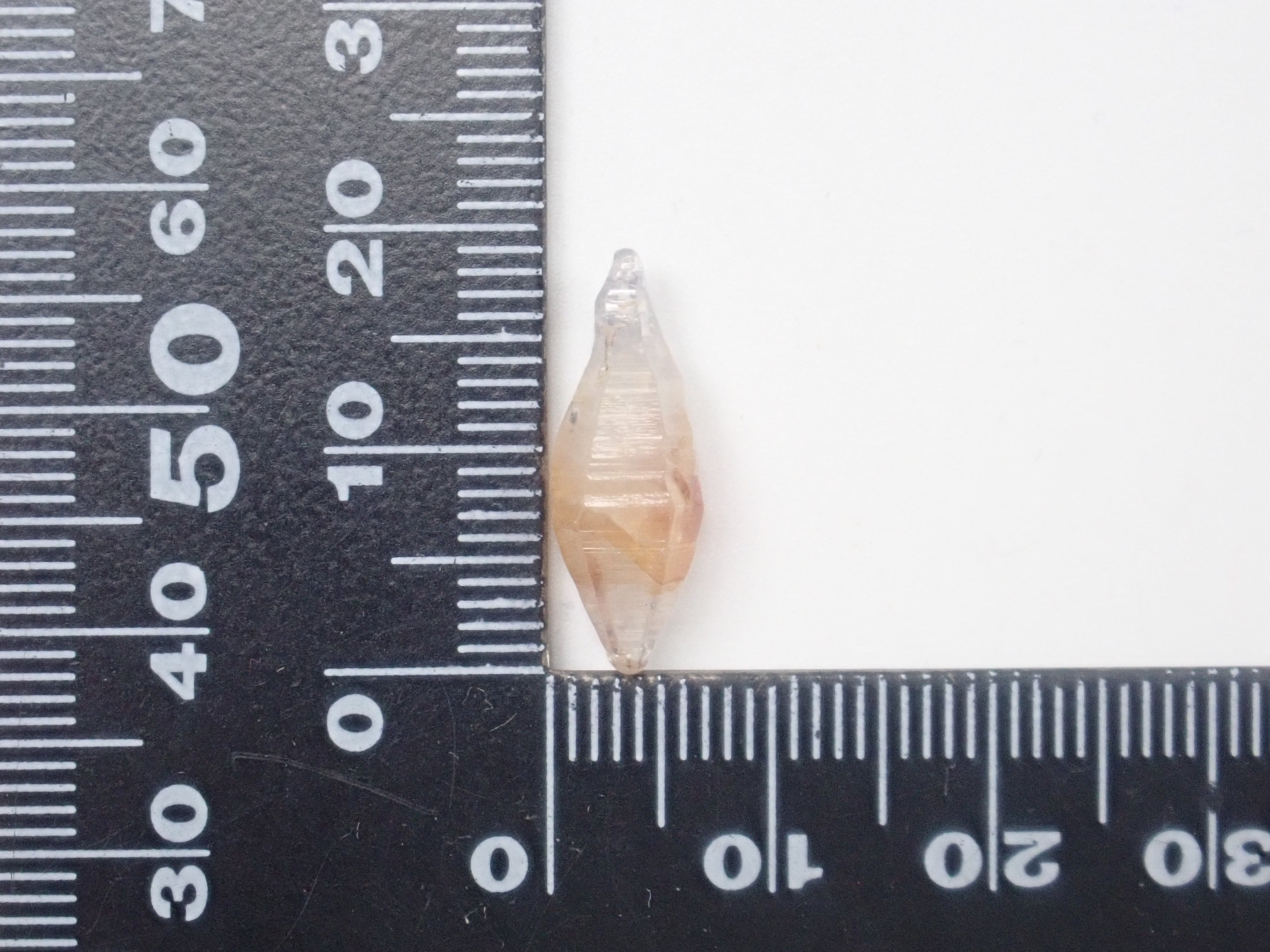 スリランカ産グラスボディ(サファイアクリスタル) 5.573ct原石