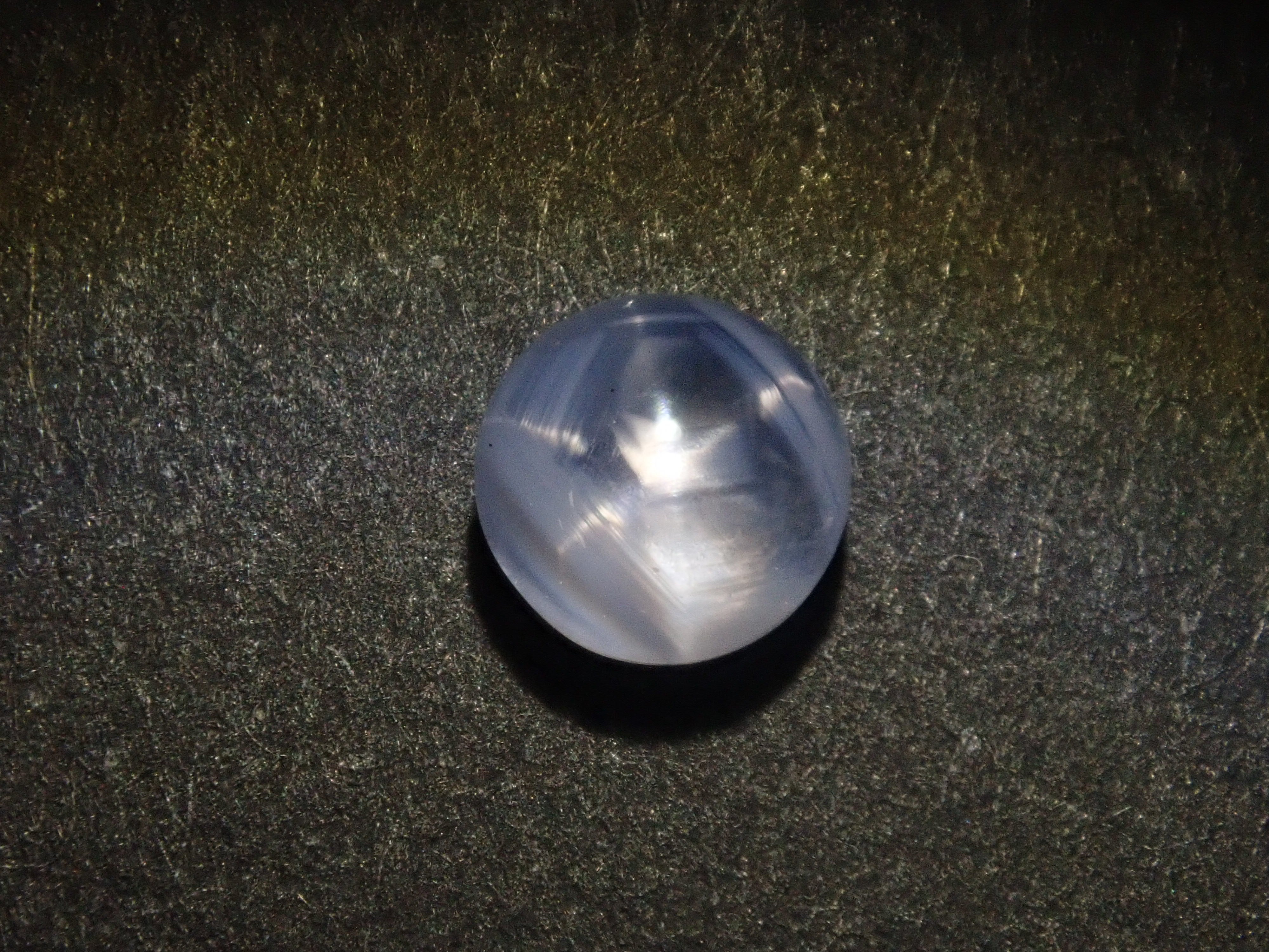 《限定8石》スリランカ産スターサファイア1石ルース(5mm,ラウンドカボションカット)《複数購入割引有》