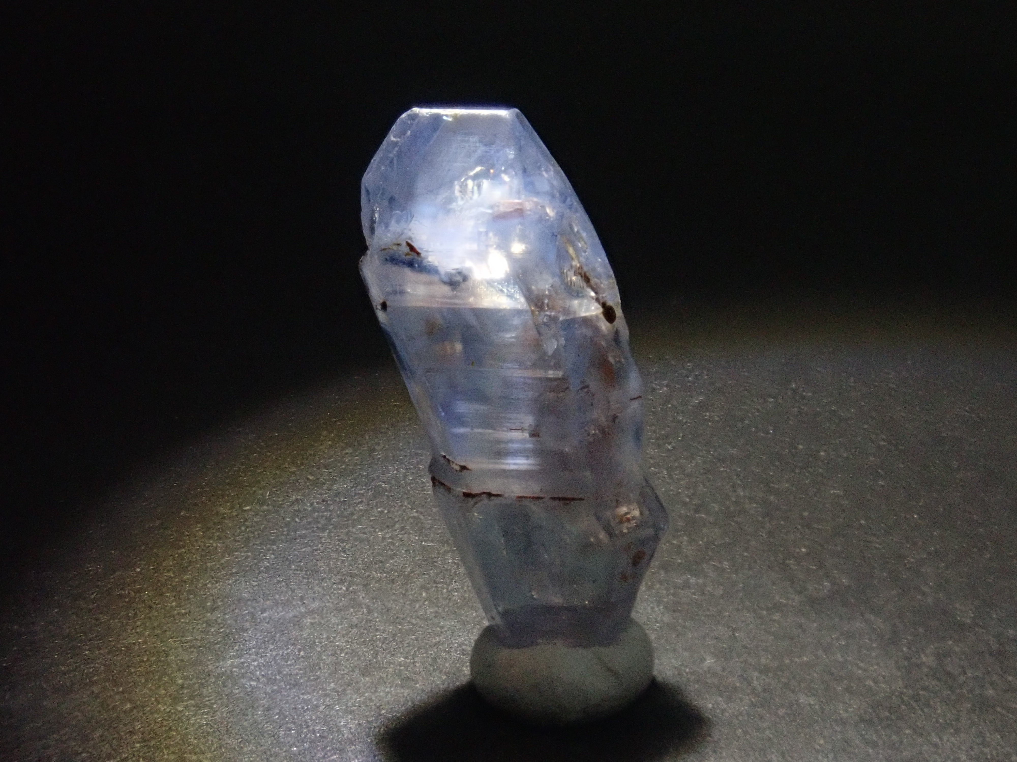 スリランカ産グラスボディ(サファイアクリスタル) 7.134ct原石
