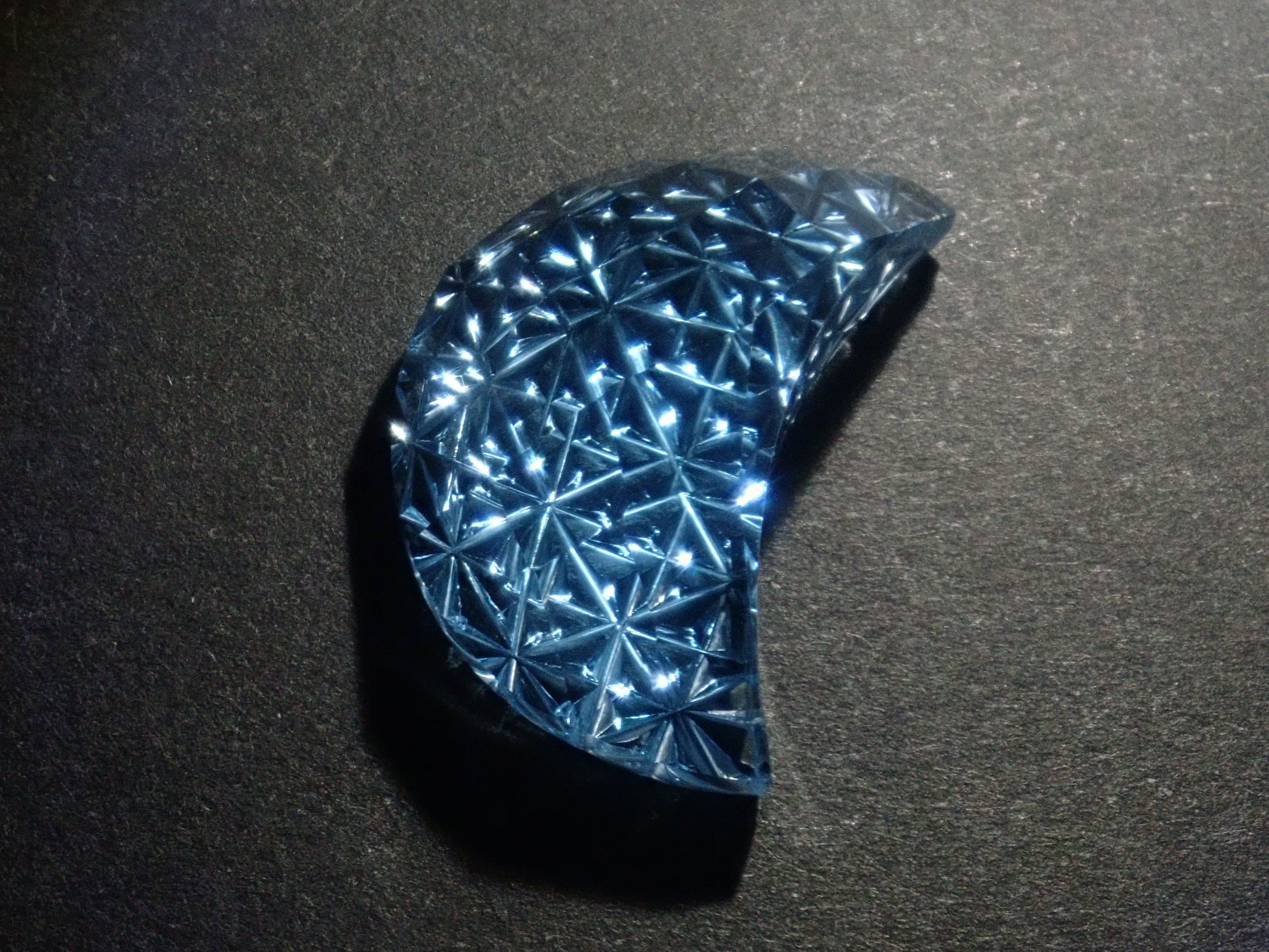 【1/11 22時販売】《限定13石》甲州貴石切子《月型切子》のブルートパーズ10ctを含むブルートパーズガチャ1石ルース《複数購入割引有》