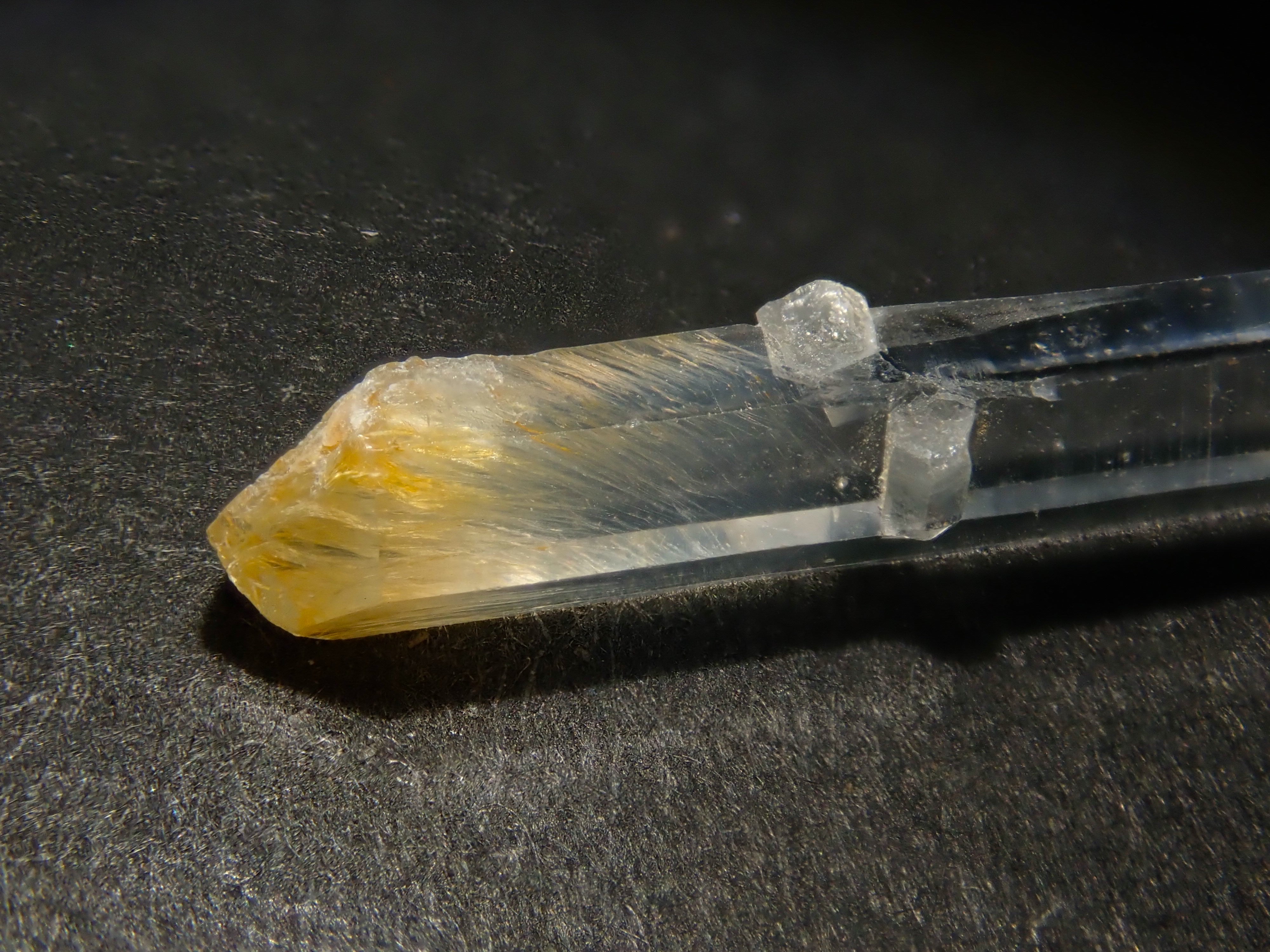 數量有限:哥倫比亞芒果石英(小尺寸 - 纖薄型)可享多次購買折扣