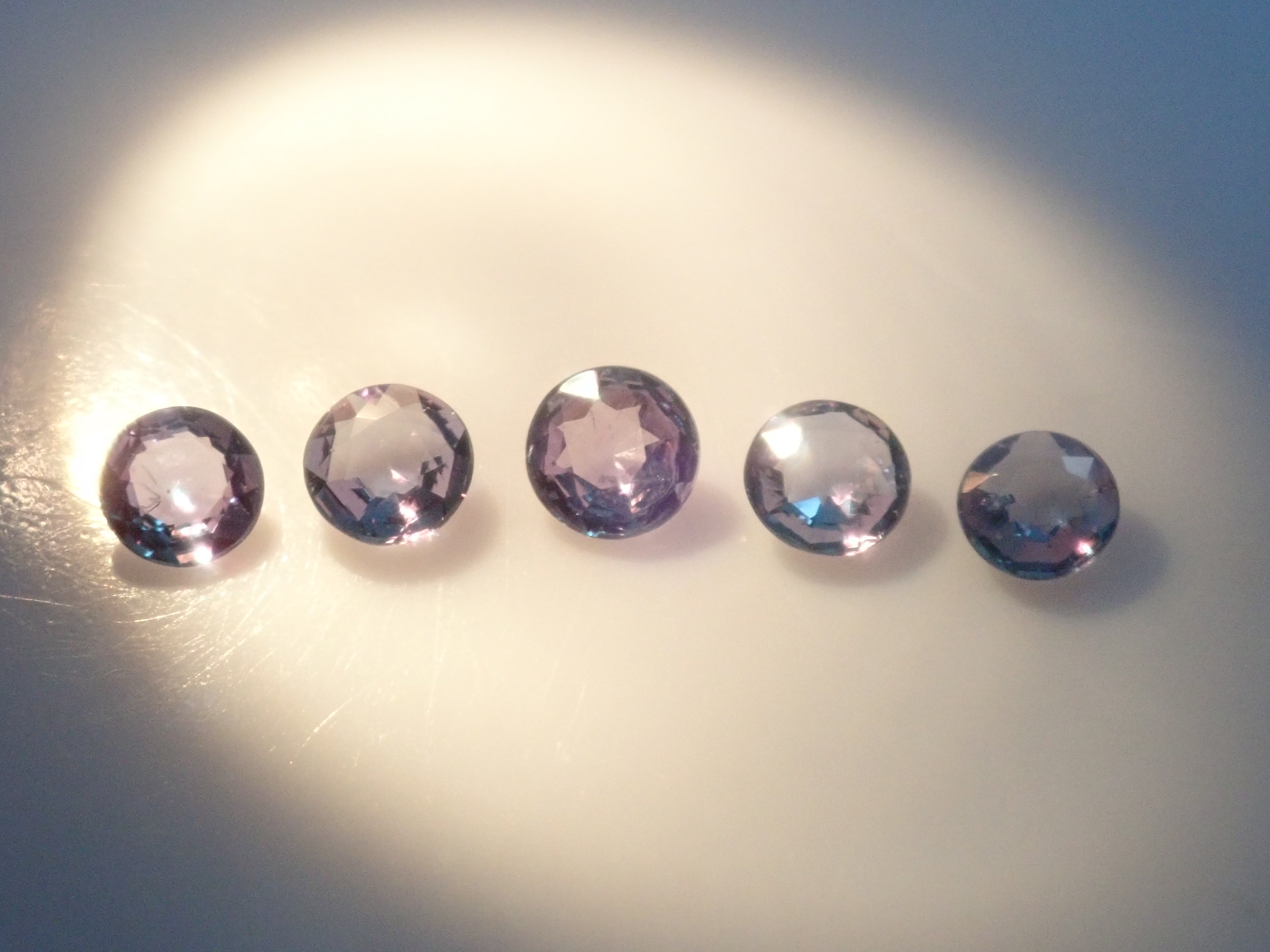 【1/30 22時販売】《限定10石》カラーチェンジ宝石ガチャ💎通常25,800円のミャンマー産カラーチェンジジルコン、ローズカットのアレキサンドライト1石ルース《複数購入割引有》