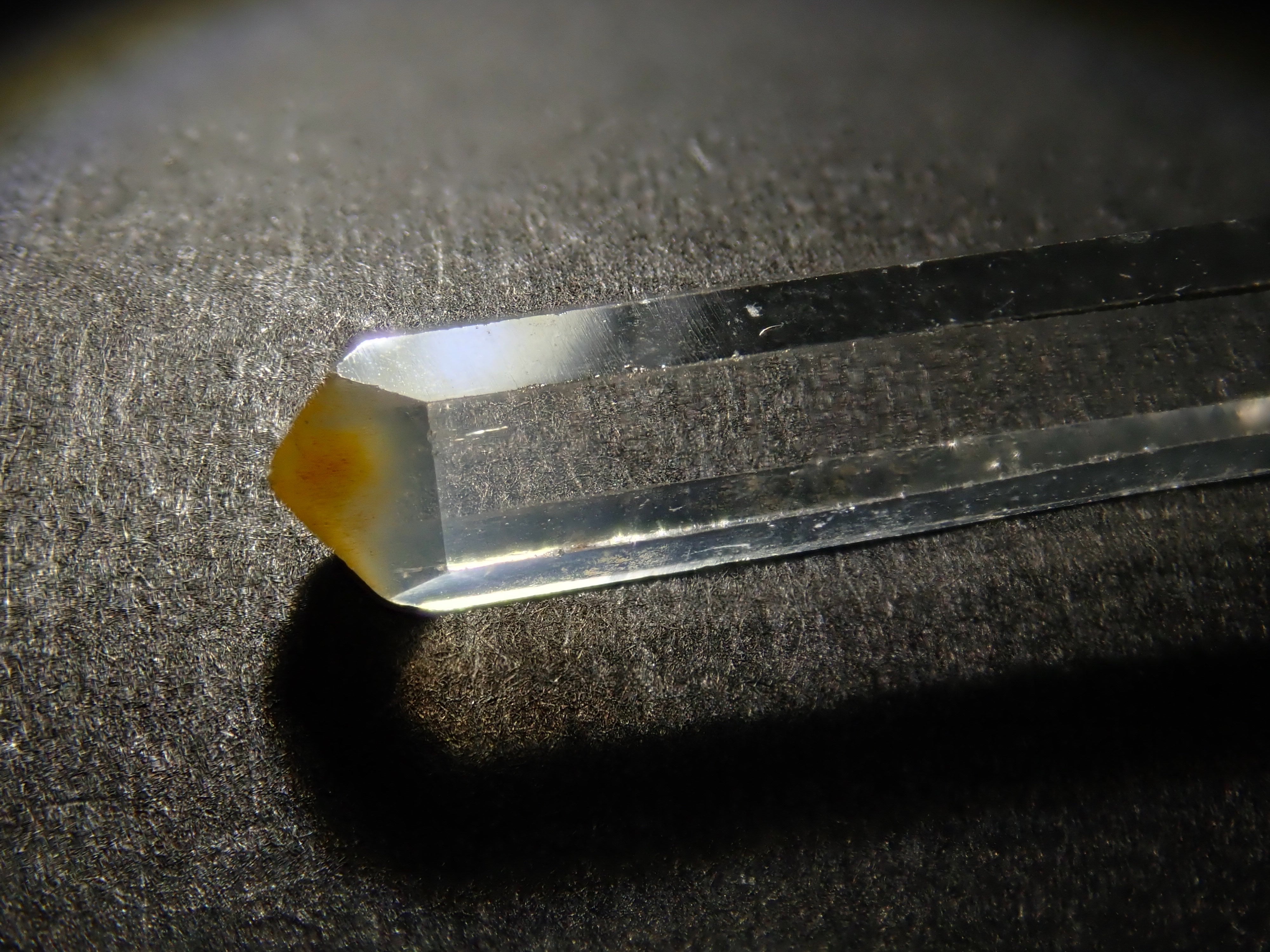 數量有限:哥倫比亞芒果石英(小尺寸 - 纖薄型)可享多次購買折扣
