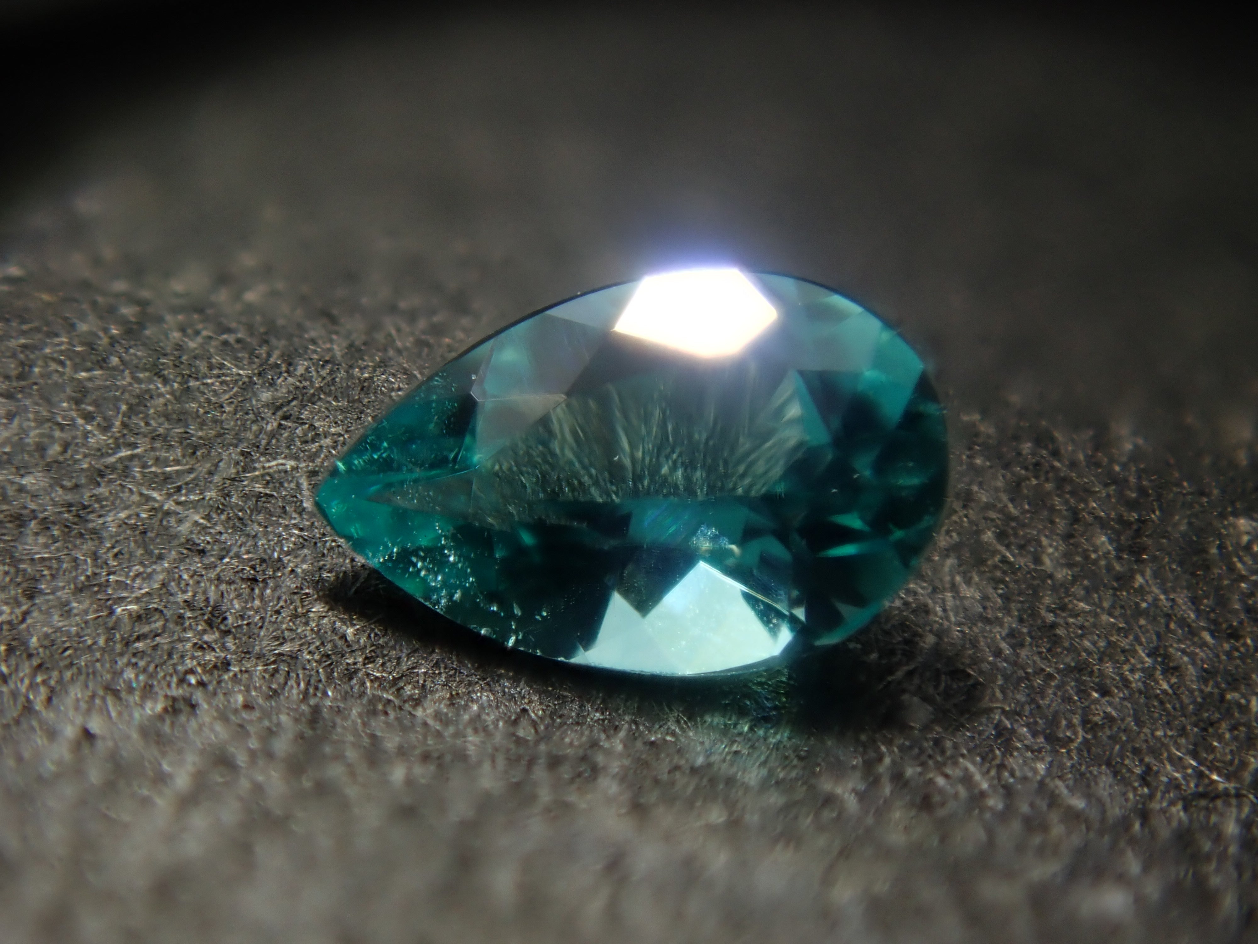 【3月7日晚間10點開賣】限量版(36顆)巴西帕拉伊巴碧璽(巴塔利亞礦)扭蛋💎 原價:¥45,800(含分揀及未加熱原石)【多買有優惠】