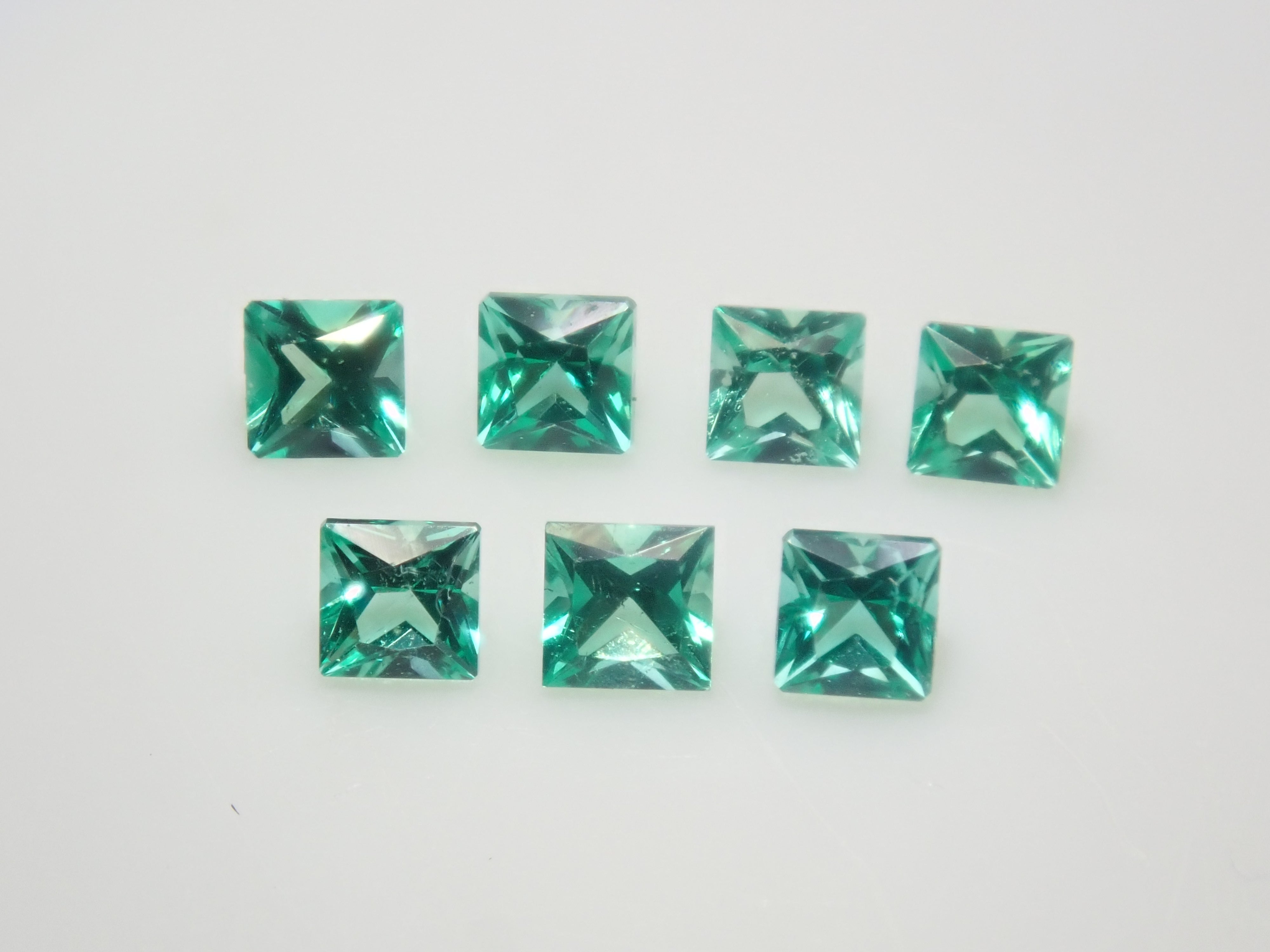 【9/5 22時販売】《限定7石》ロシア産ノンオイルエメラルド1石ルース(1.6-1.7mm,プリンセスカット)《複数購入割引有》