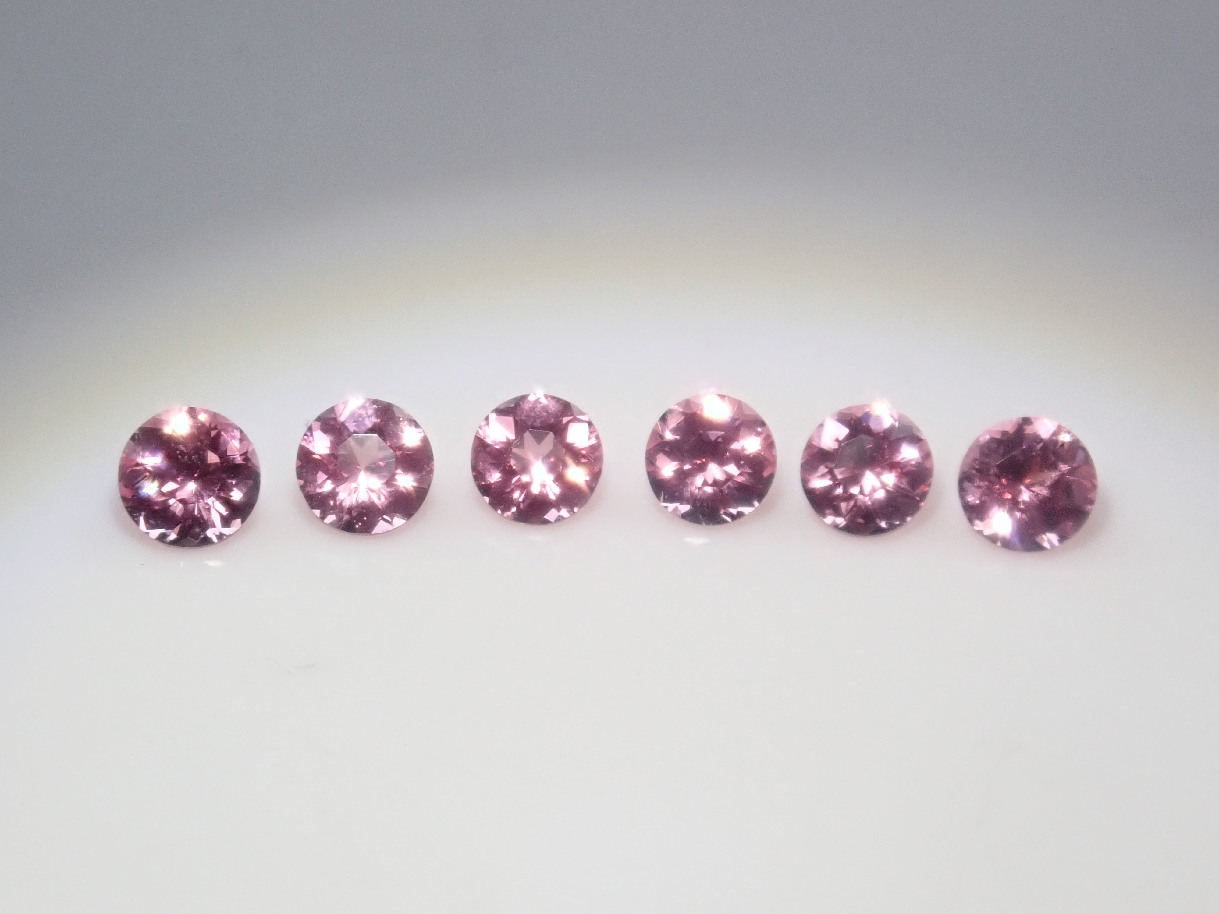 【2/1 22時販売】《限定6石》タンザニア・マヘンゲ産ピンクスピネル1石ルース(ラウンドカット,3.0mm)《複数購入割引有》