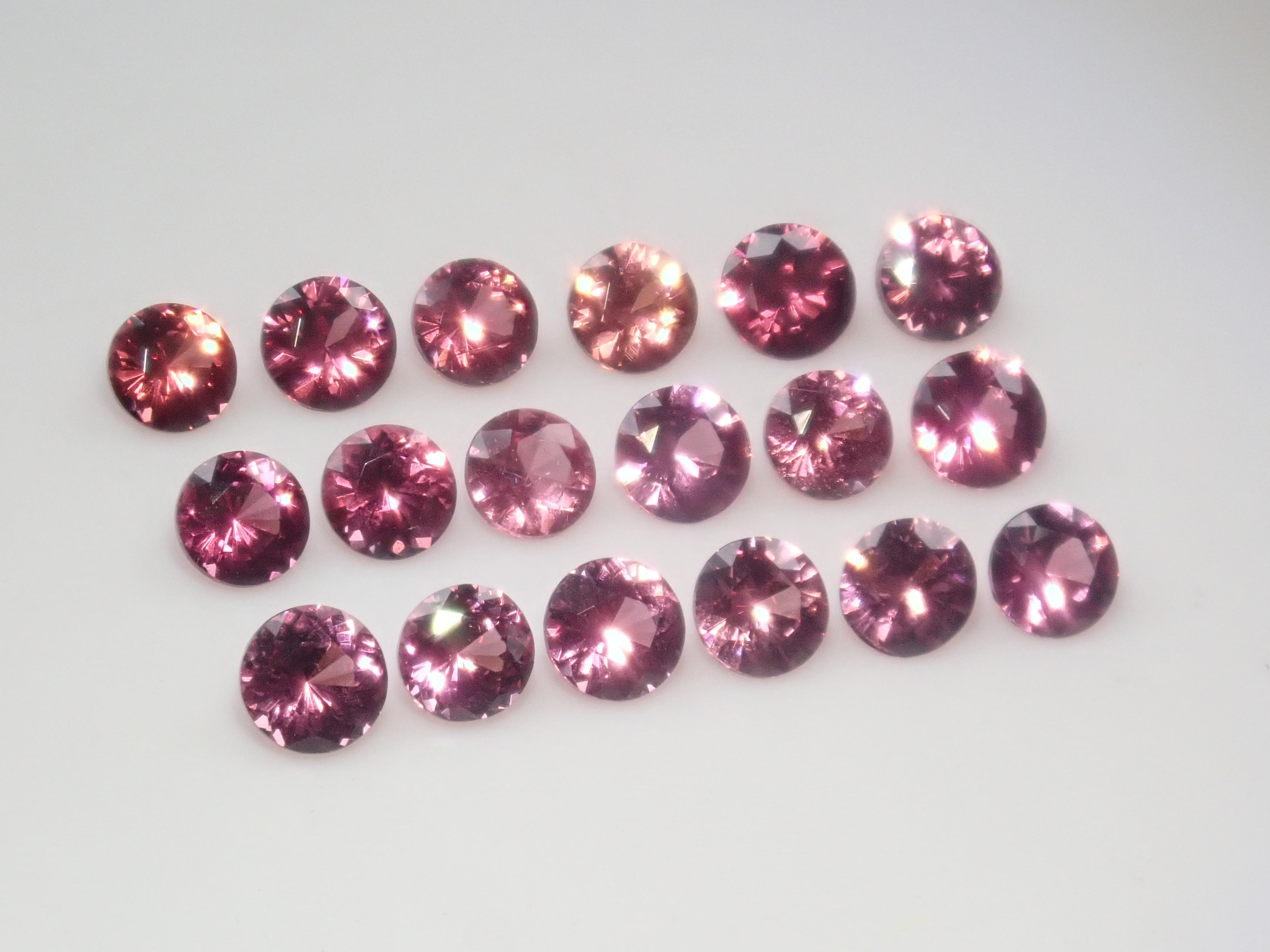 【2/15 22時販売】《限定18石》スリランカ産ロードライトガーネット3mm1石ルース《複数購入割引有》