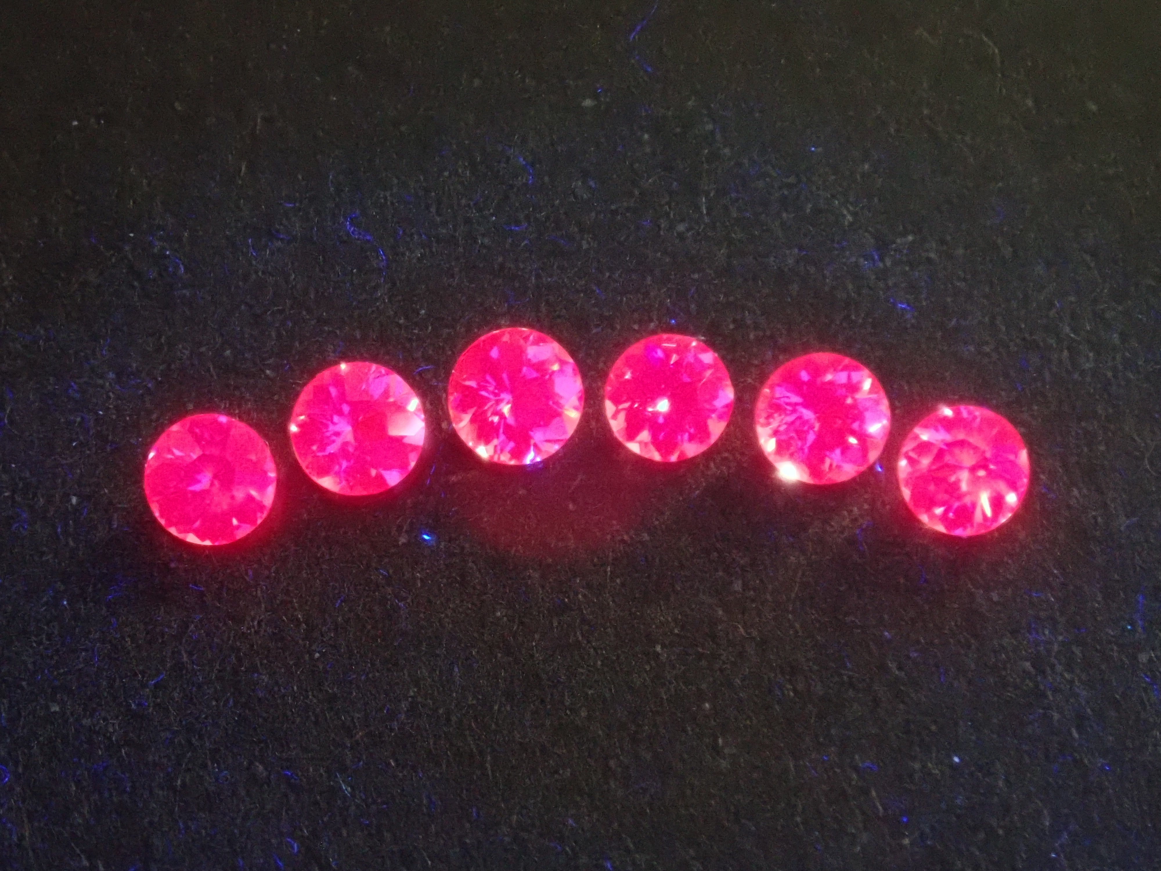 【2/1 22時販売】《限定6石》タンザニア・マヘンゲ産ピンクスピネル1石ルース(ラウンドカット,3.0mm)《複数購入割引有》