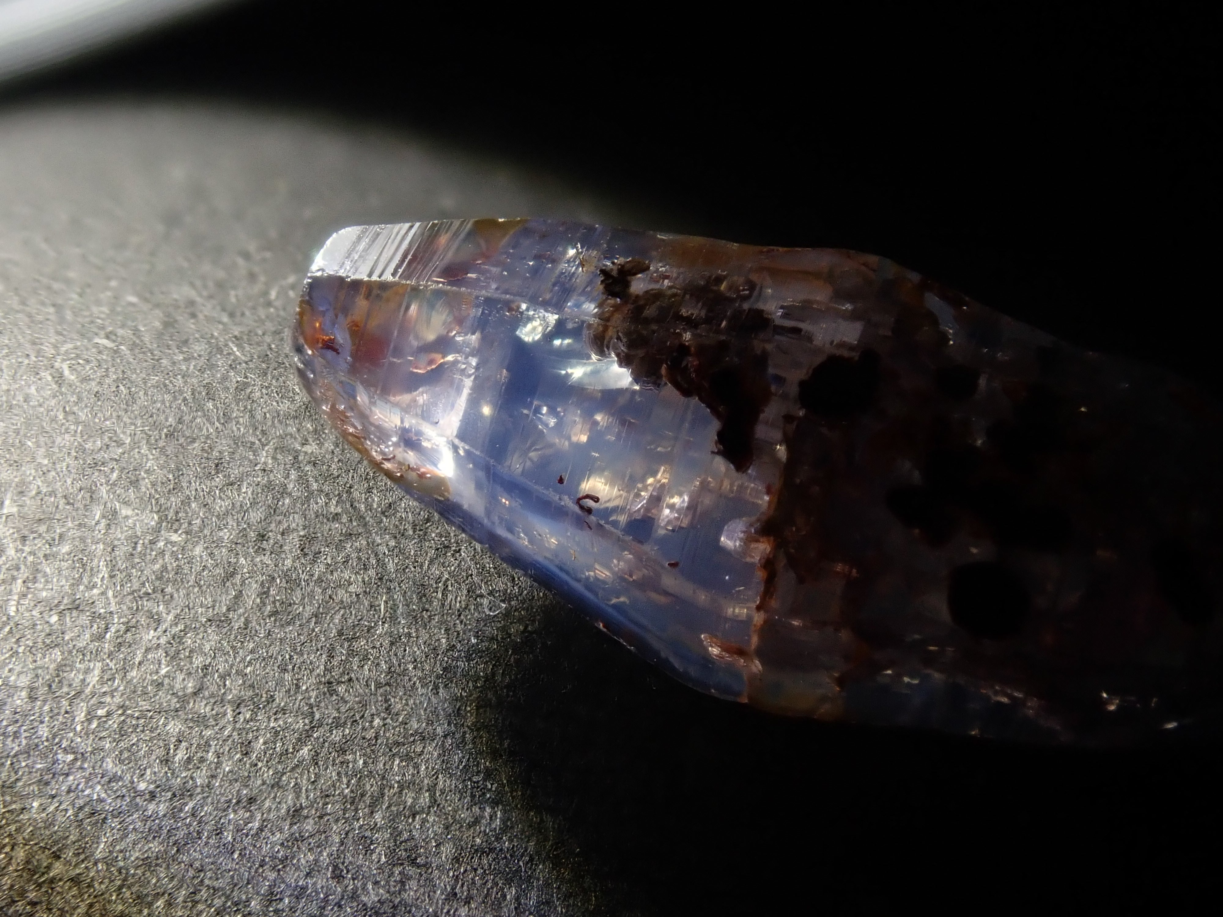 スリランカ産グラスボディ(サファイアクリスタル) 6.612ct原石