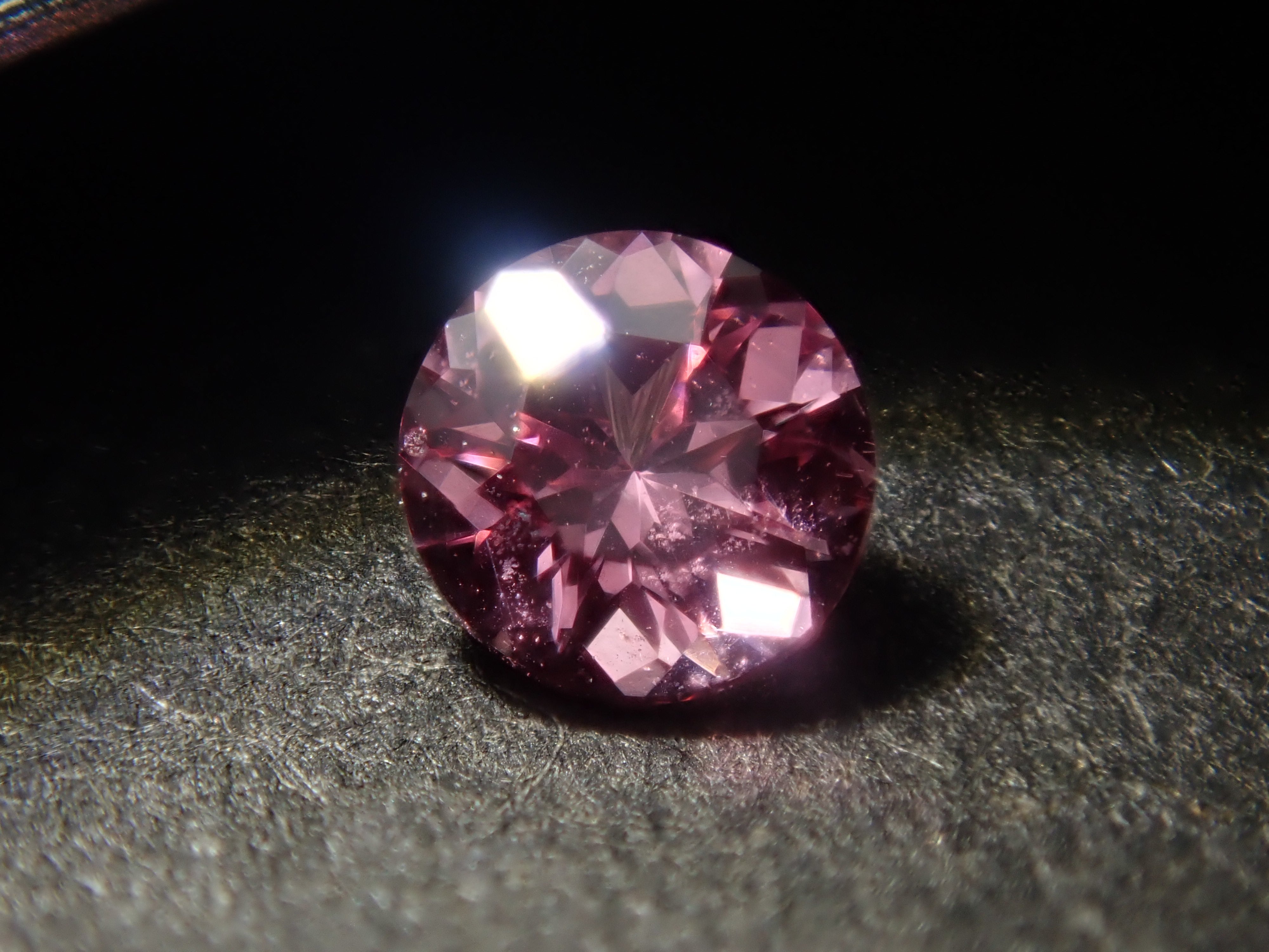 【2/1 22時販売】《限定6石》タンザニア・マヘンゲ産ピンクスピネル1石ルース(ラウンドカット,3.0mm)《複数購入割引有》