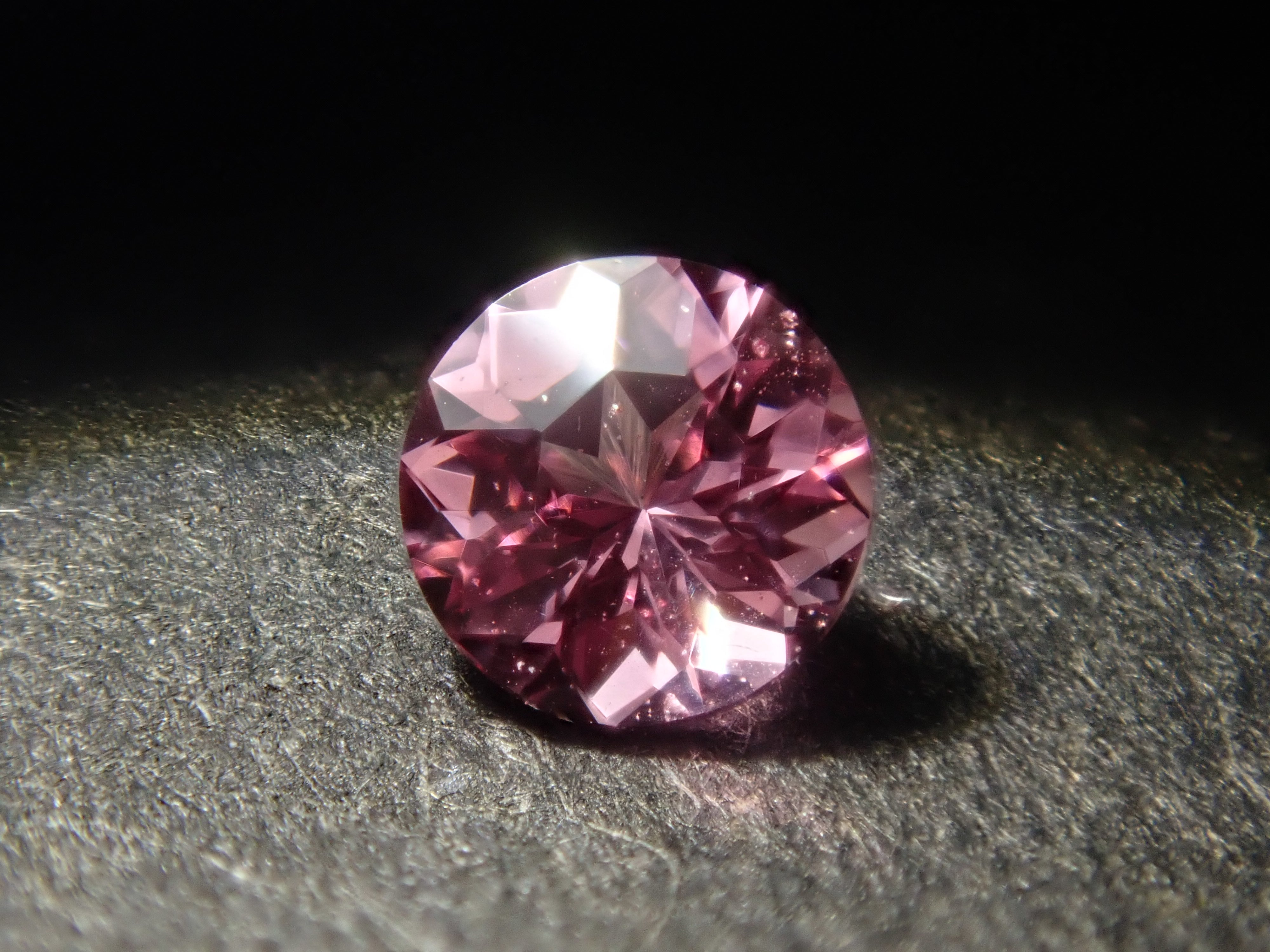 【2/1 22時販売】《限定6石》タンザニア・マヘンゲ産ピンクスピネル1石ルース(ラウンドカット,3.0mm)《複数購入割引有》