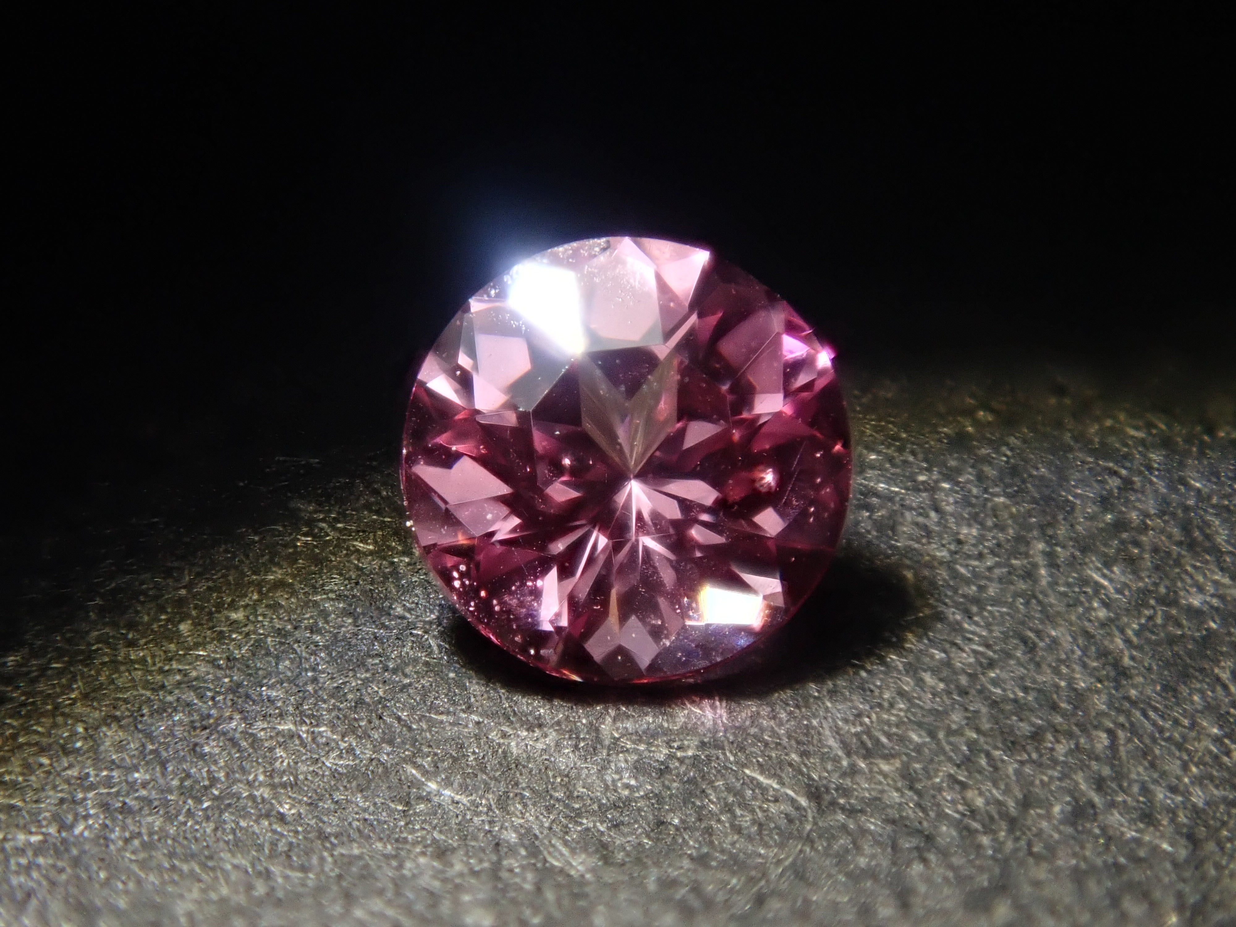 【2/1 22時販売】《限定6石》タンザニア・マヘンゲ産ピンクスピネル1石ルース(ラウンドカット,3.0mm)《複数購入割引有》