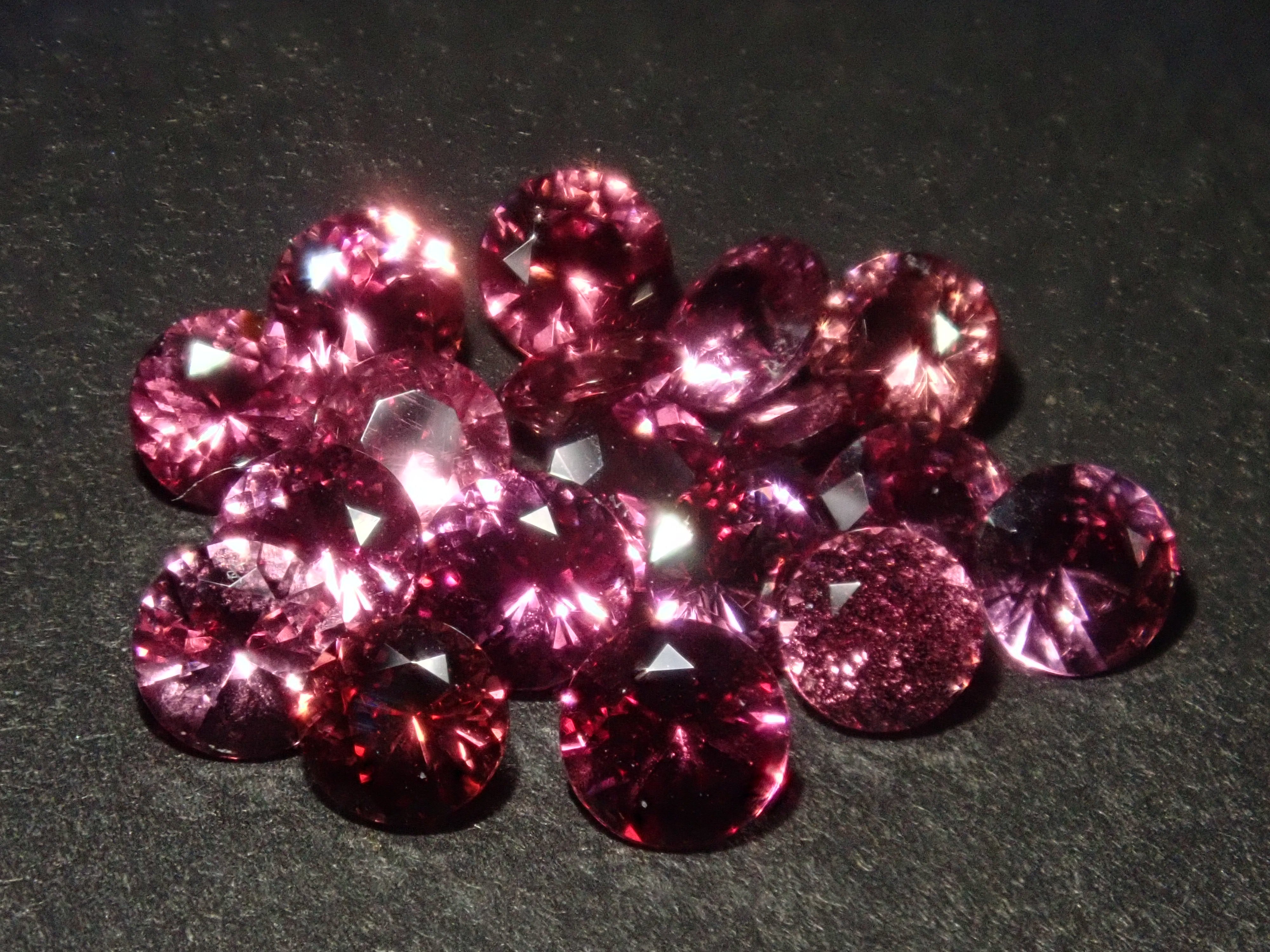 【2/15 22時販売】《限定18石》スリランカ産ロードライトガーネット3mm1石ルース《複数購入割引有》