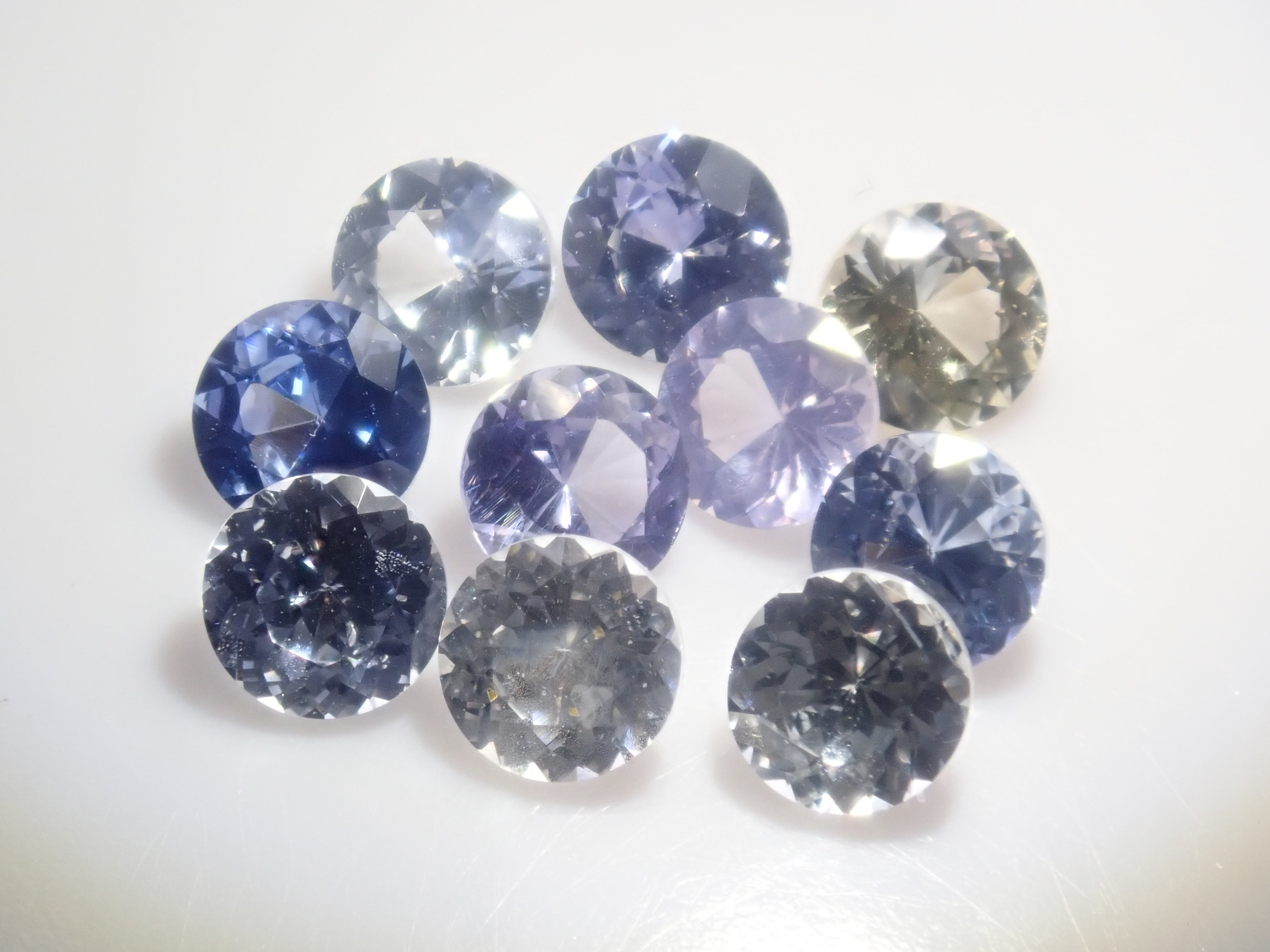 【10/12 22時販売】《限定10石》スリランカ・テッパナワ鉱山産非加熱サファイア(3.5mm,ラウンドカット) 1石ルース《複数購入割引有》