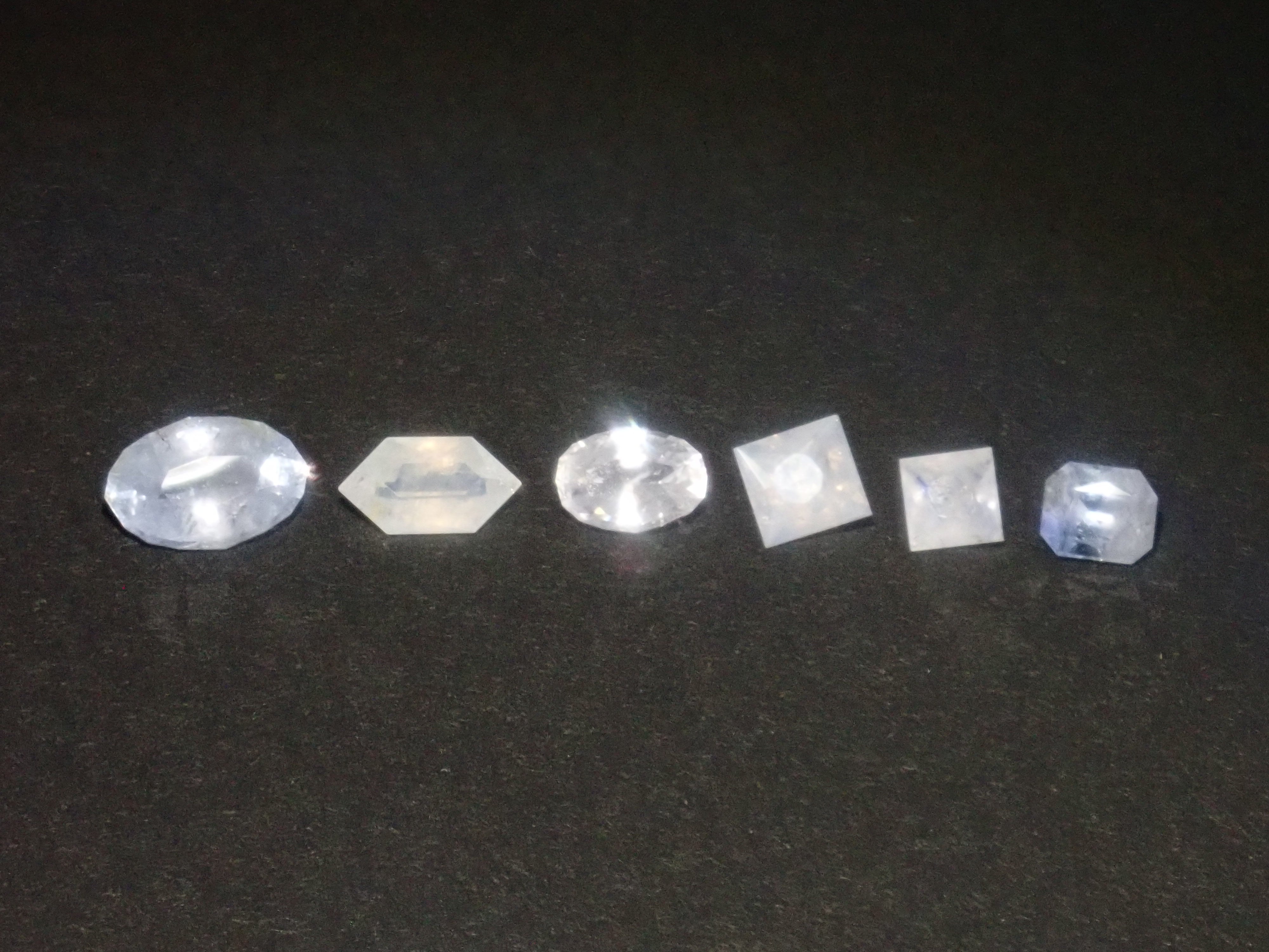 【9/6 22時販売】《限定6石》スリランカ産非加熱サファイア1石ルース(平均0.77ct)《複数購入割引有》