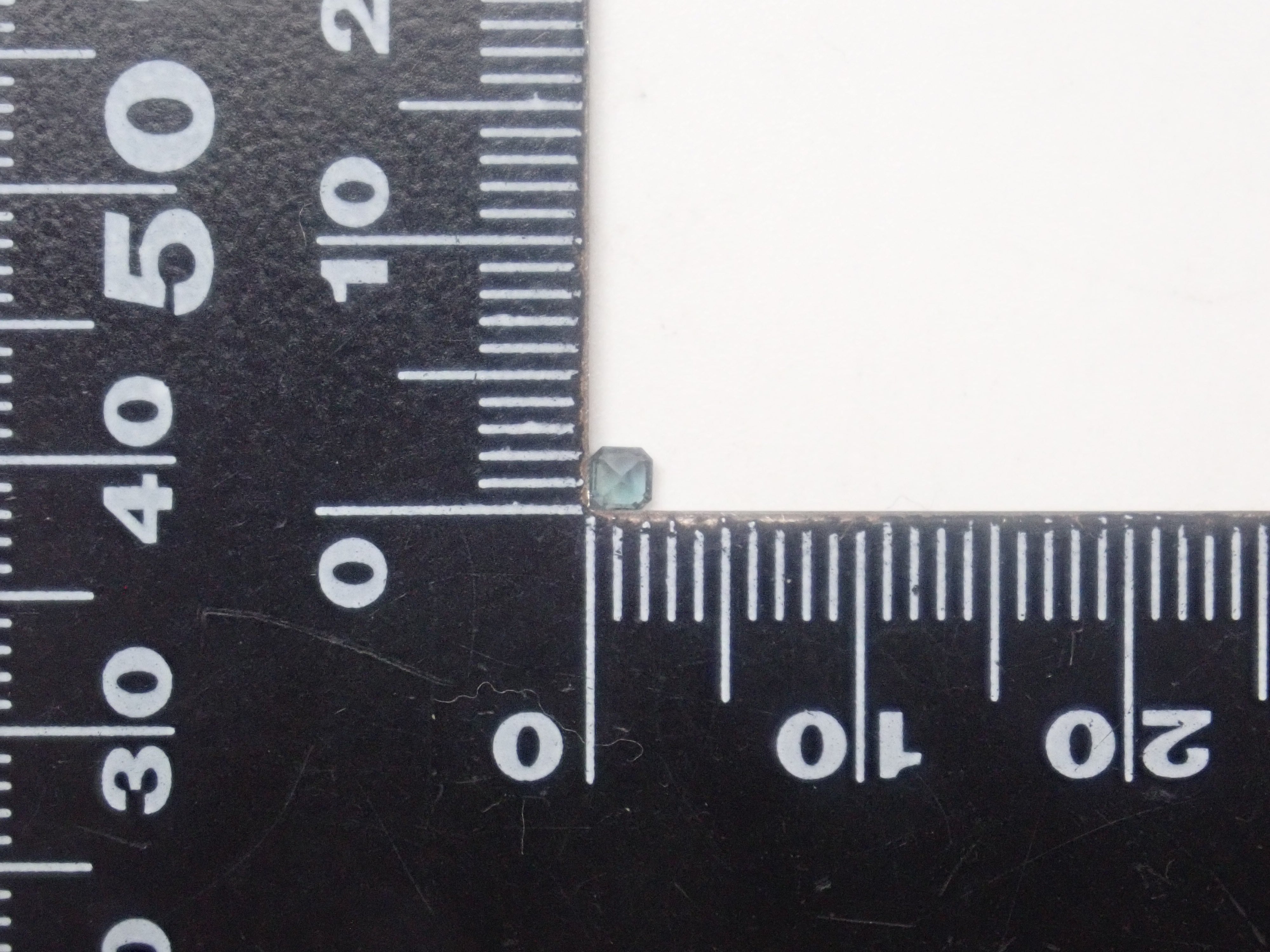 【2月2日晚間10點開始販售】限量20顆寶石:俄羅斯亞歷山大石、金綠寶石雙貓眼石及亞歷山大石扭蛋【多買有優惠】