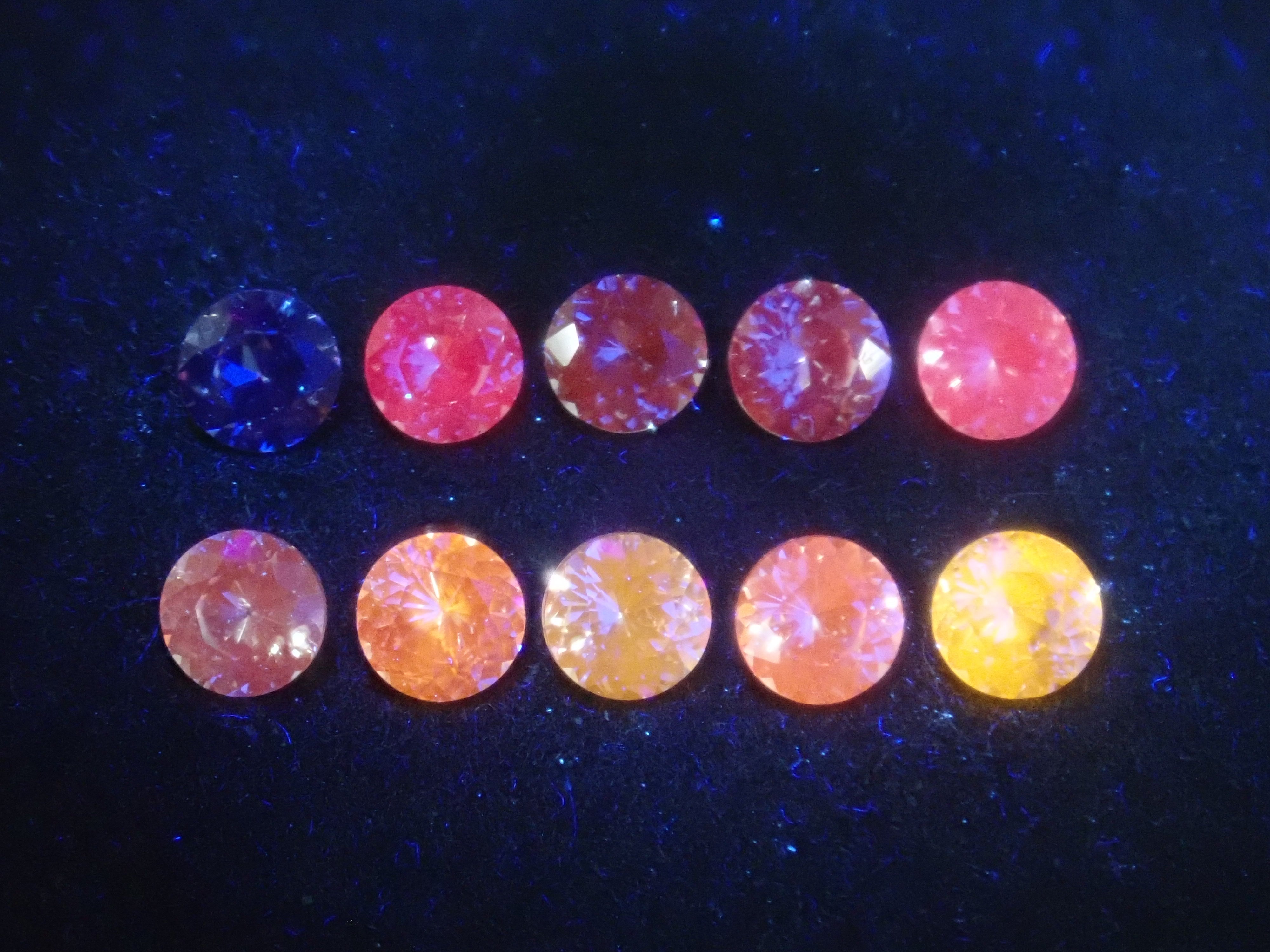 【10/12 22時販売】《限定10石》スリランカ・テッパナワ鉱山産非加熱サファイア(3.5mm,ラウンドカット) 1石ルース《複数購入割引有》