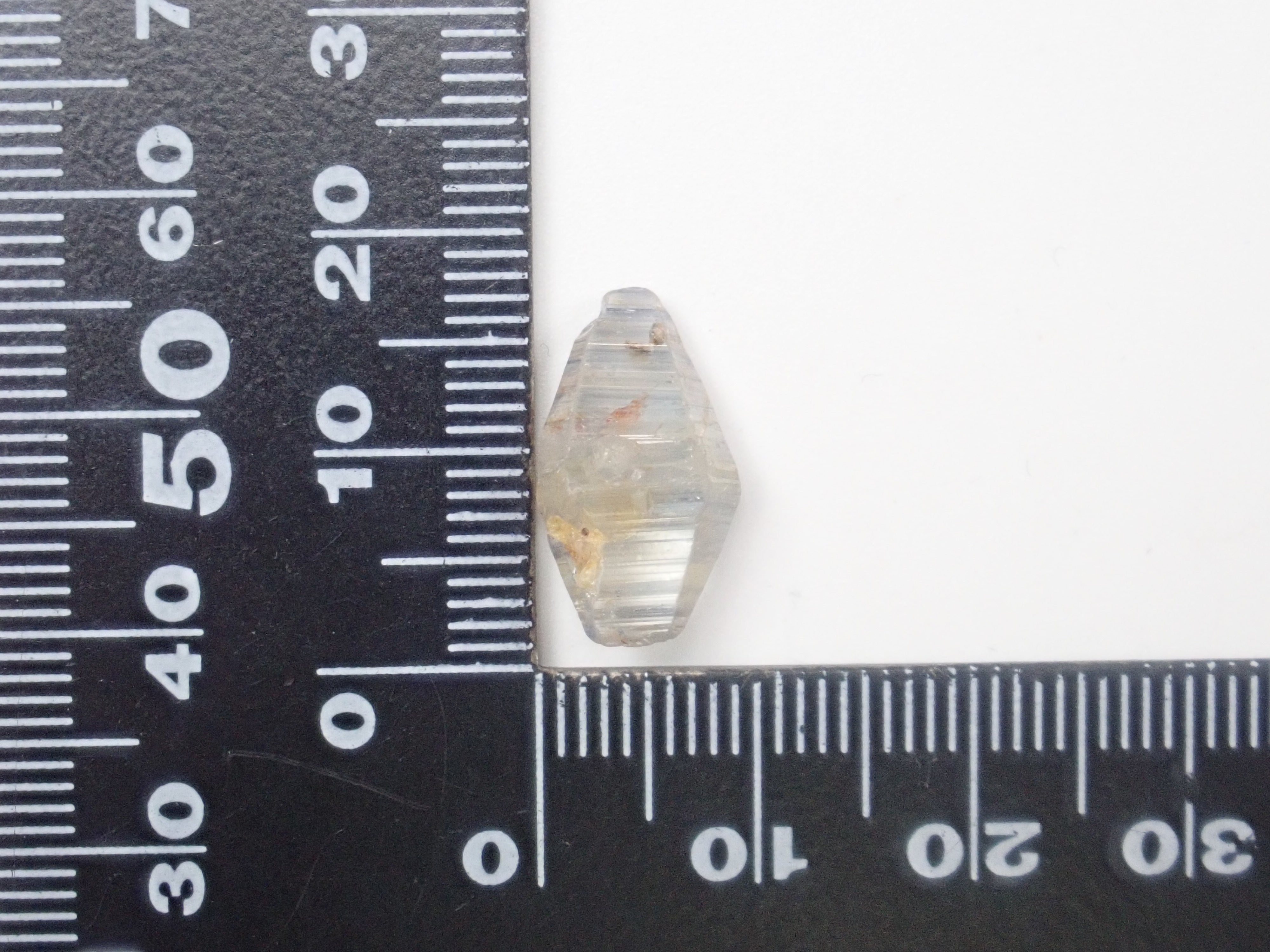 スリランカ産グラスボディ(サファイアクリスタル) 6.836ct原石