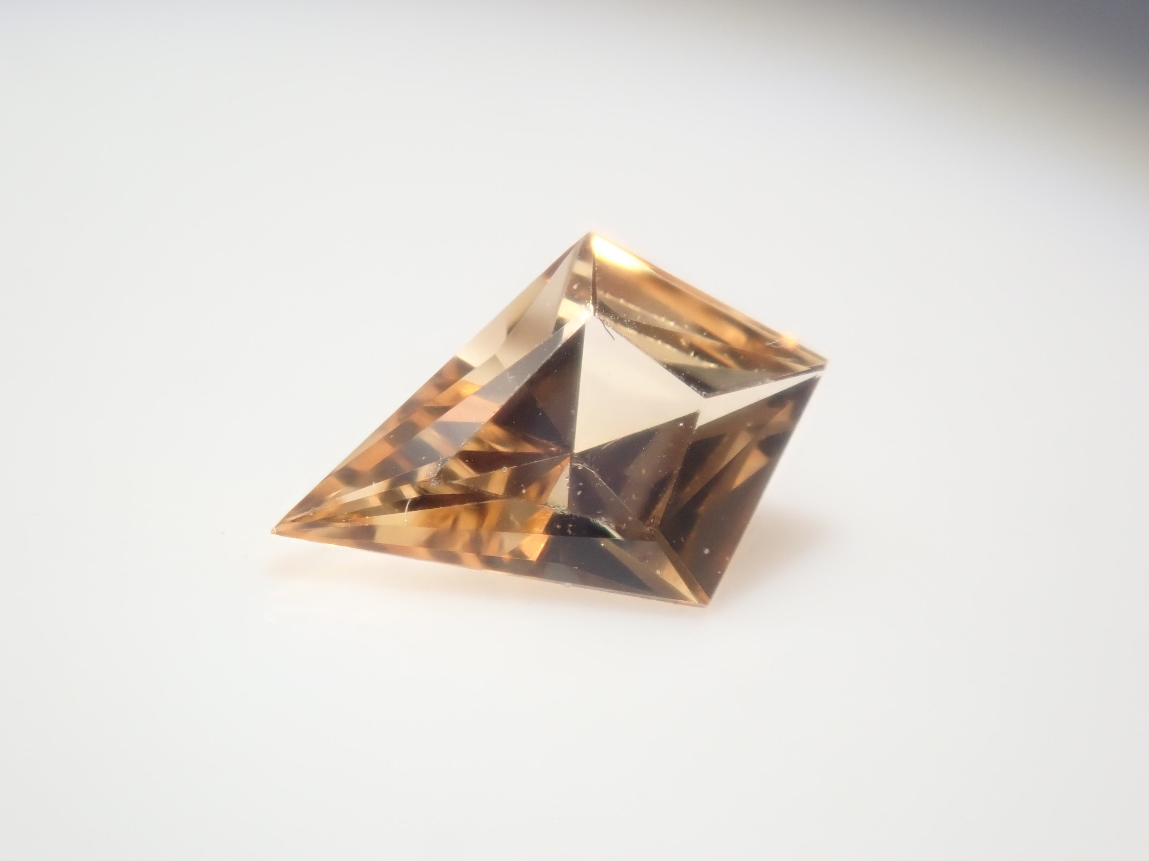 【9/6 22時販売】《限定8石》カイトカット1石ルース(イリュージョンサンストーン,サファイア,エメラルド,スペサルティンガーネットなど)《複数購入割引有》