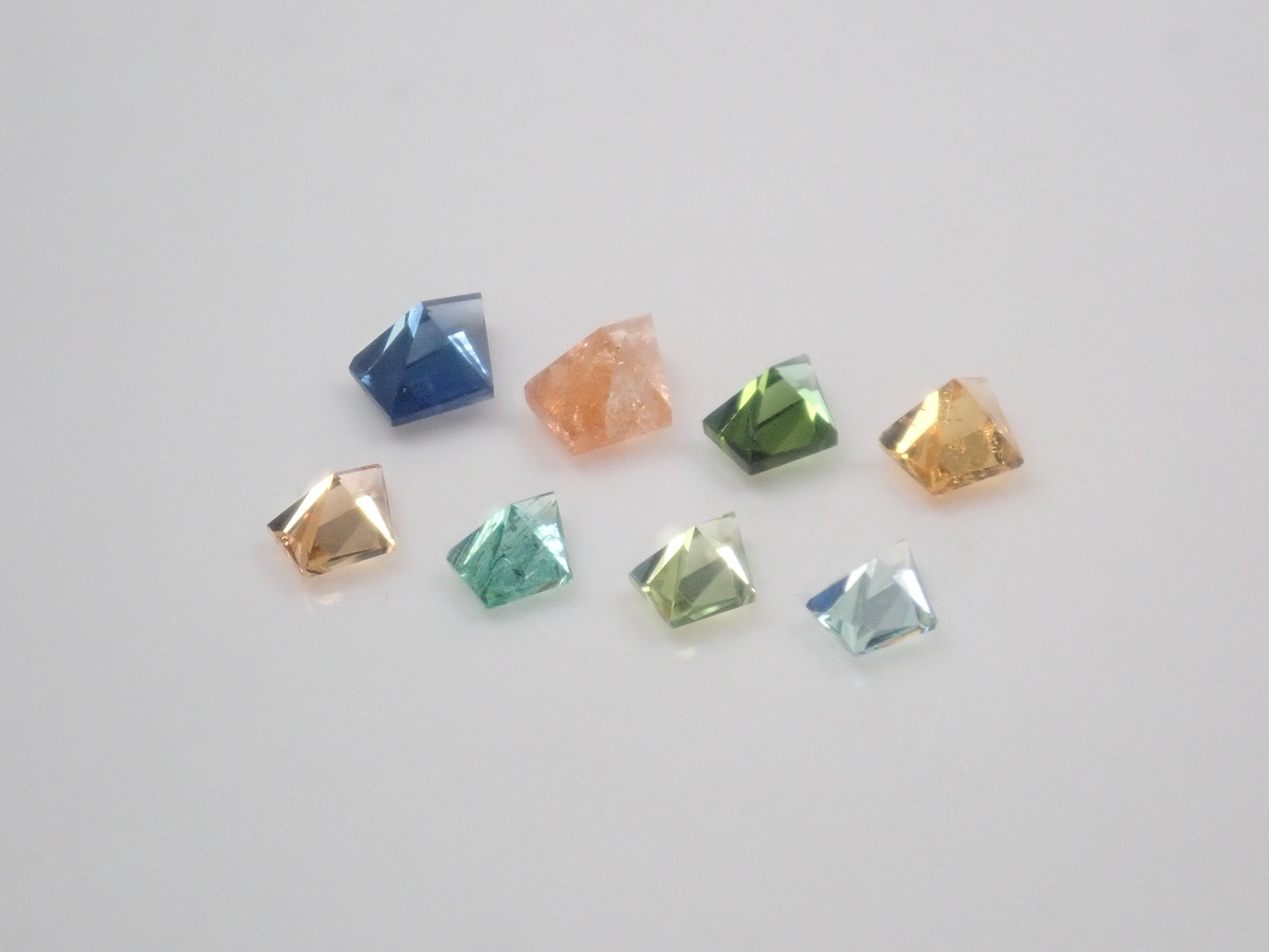 【9/6 22時販売】《限定8石》カイトカット1石ルース(イリュージョンサンストーン,サファイア,エメラルド,スペサルティンガーネットなど)《複数購入割引有》
